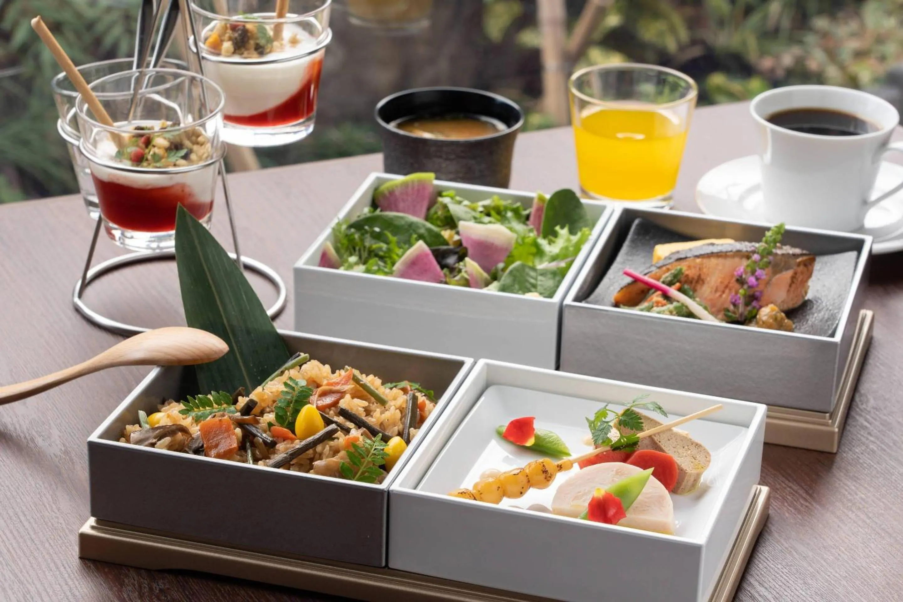 Restaurant/places to eat in hotel around TAKAYAMA, an Ascend Collection Hotel