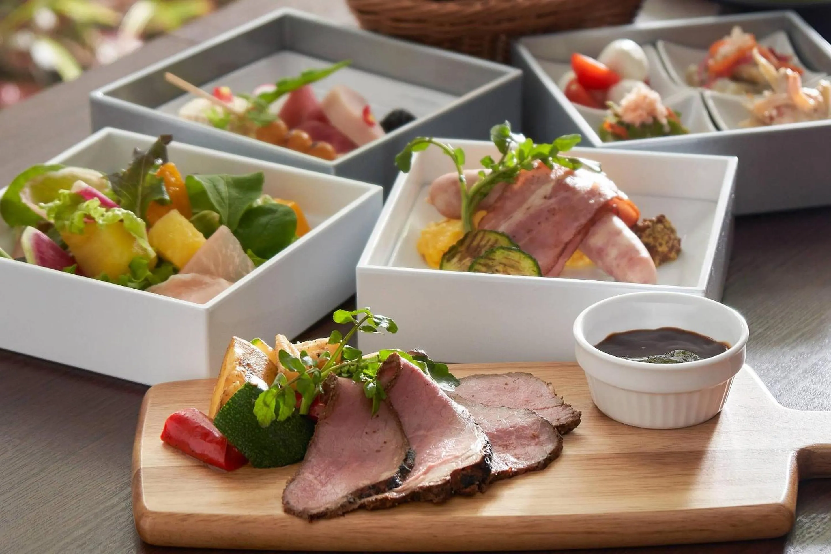 Restaurant/places to eat in hotel around TAKAYAMA, an Ascend Collection Hotel