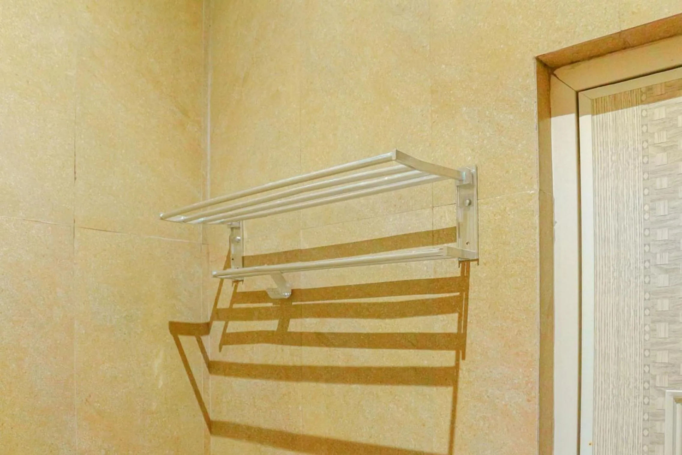 Bedroom in HP Residence Mitra RedDoorz near Alun Alun Kediri