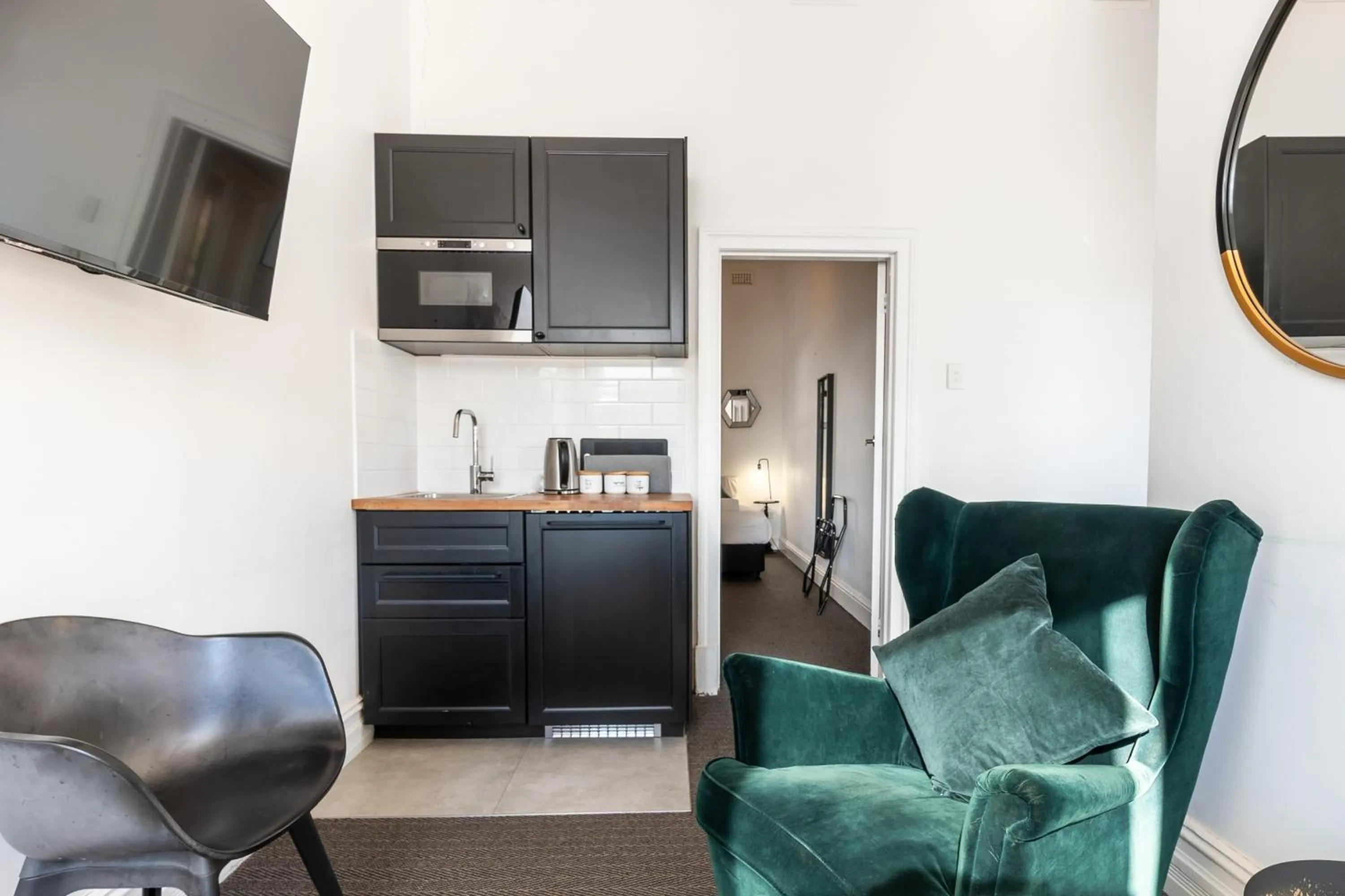 Kitchen or kitchenette in Victoria Hotel Toodyay