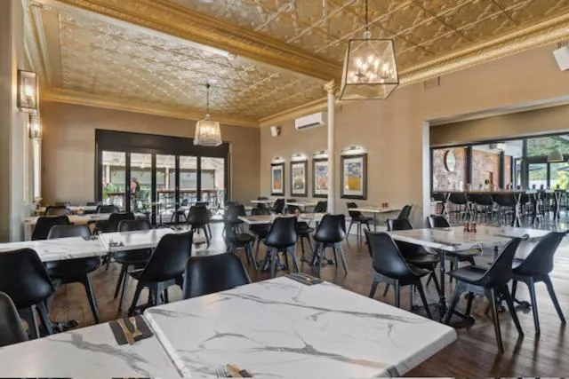 Restaurant/places to eat in Victoria Hotel Toodyay
