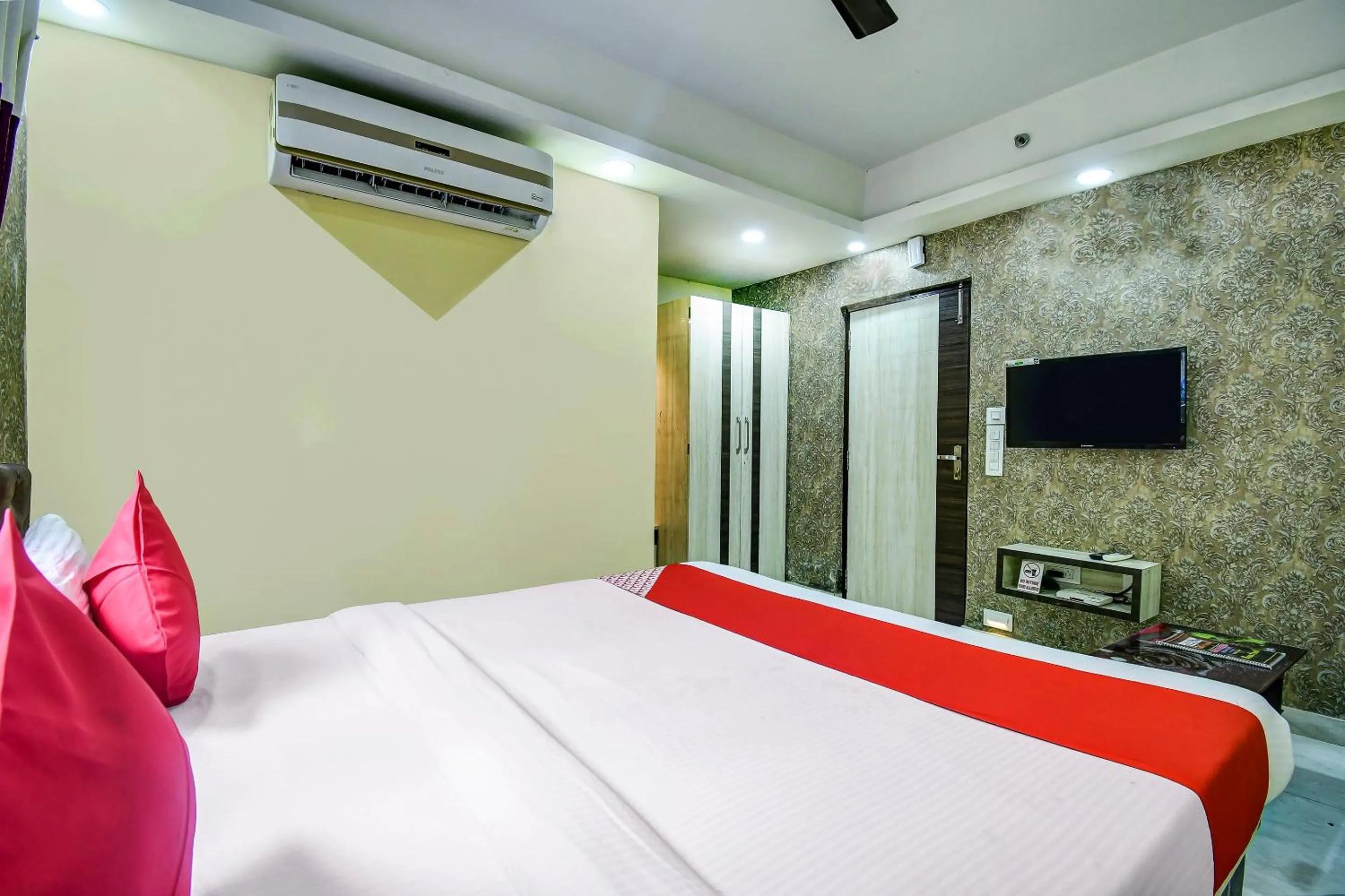 Bedroom in Collection O Paradise Near Chinar Park