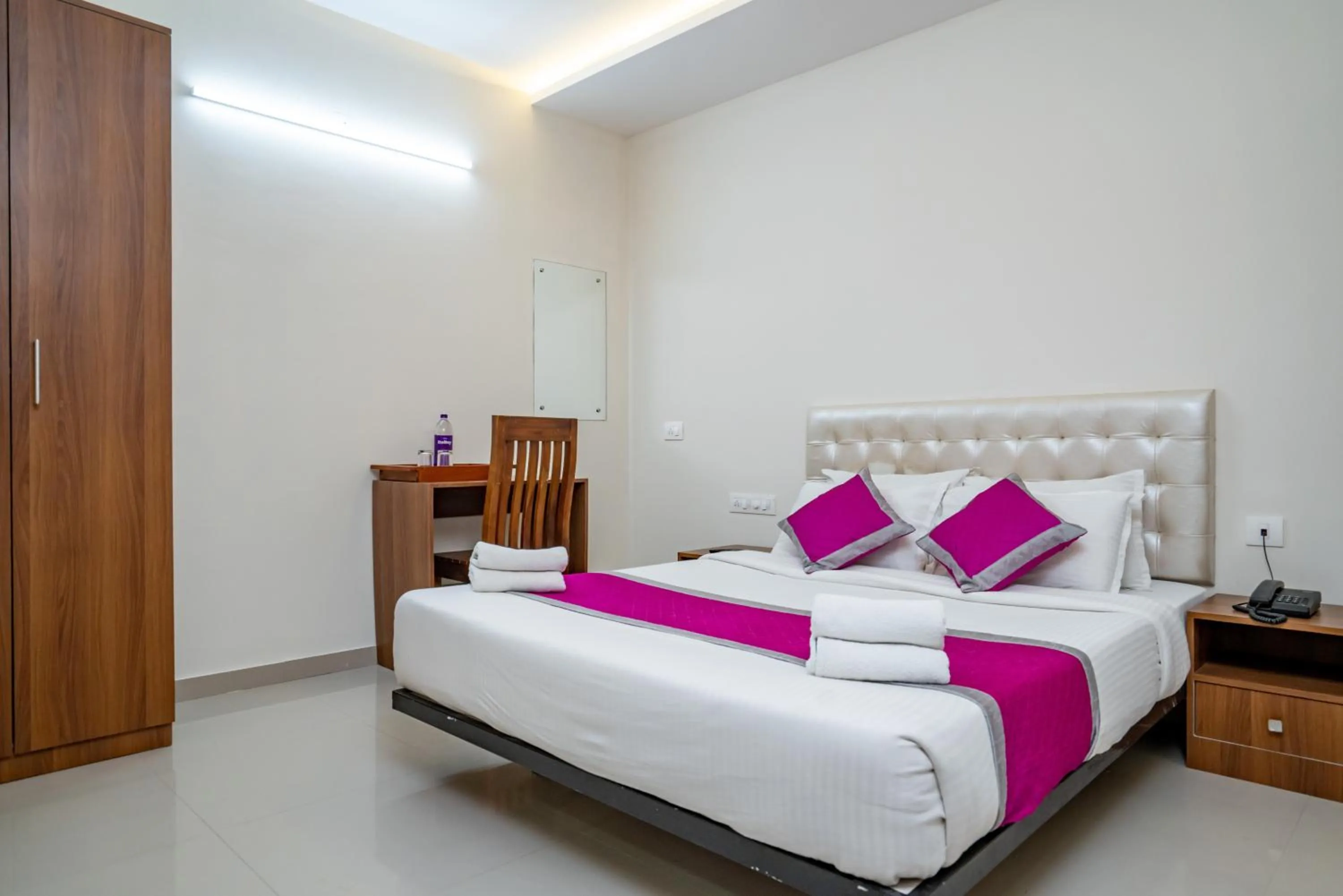 Photo of the whole room, Bed in Nexstay Treats Inn