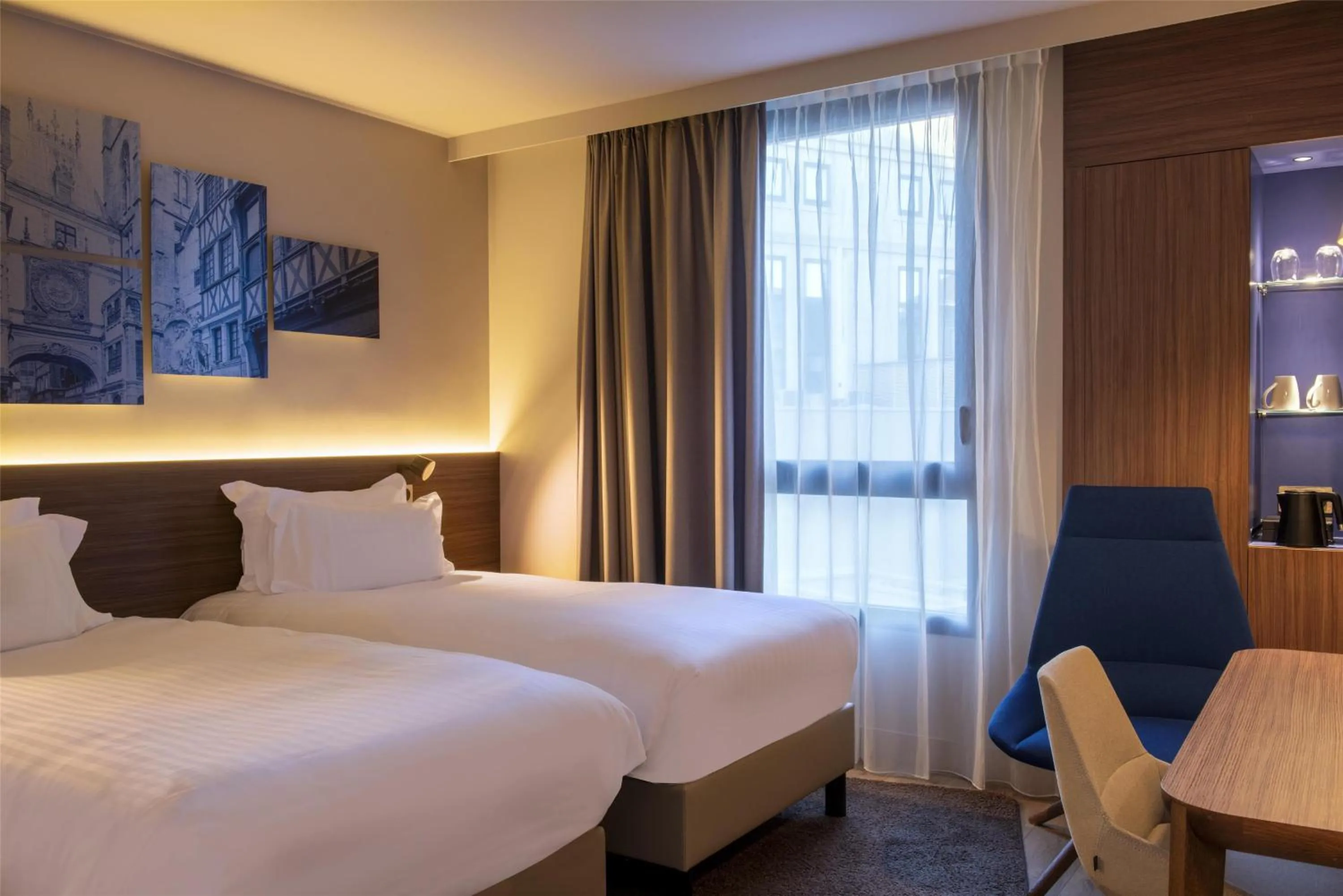 Bedroom, Bed in Radisson Blu Hotel, Rouen Centre