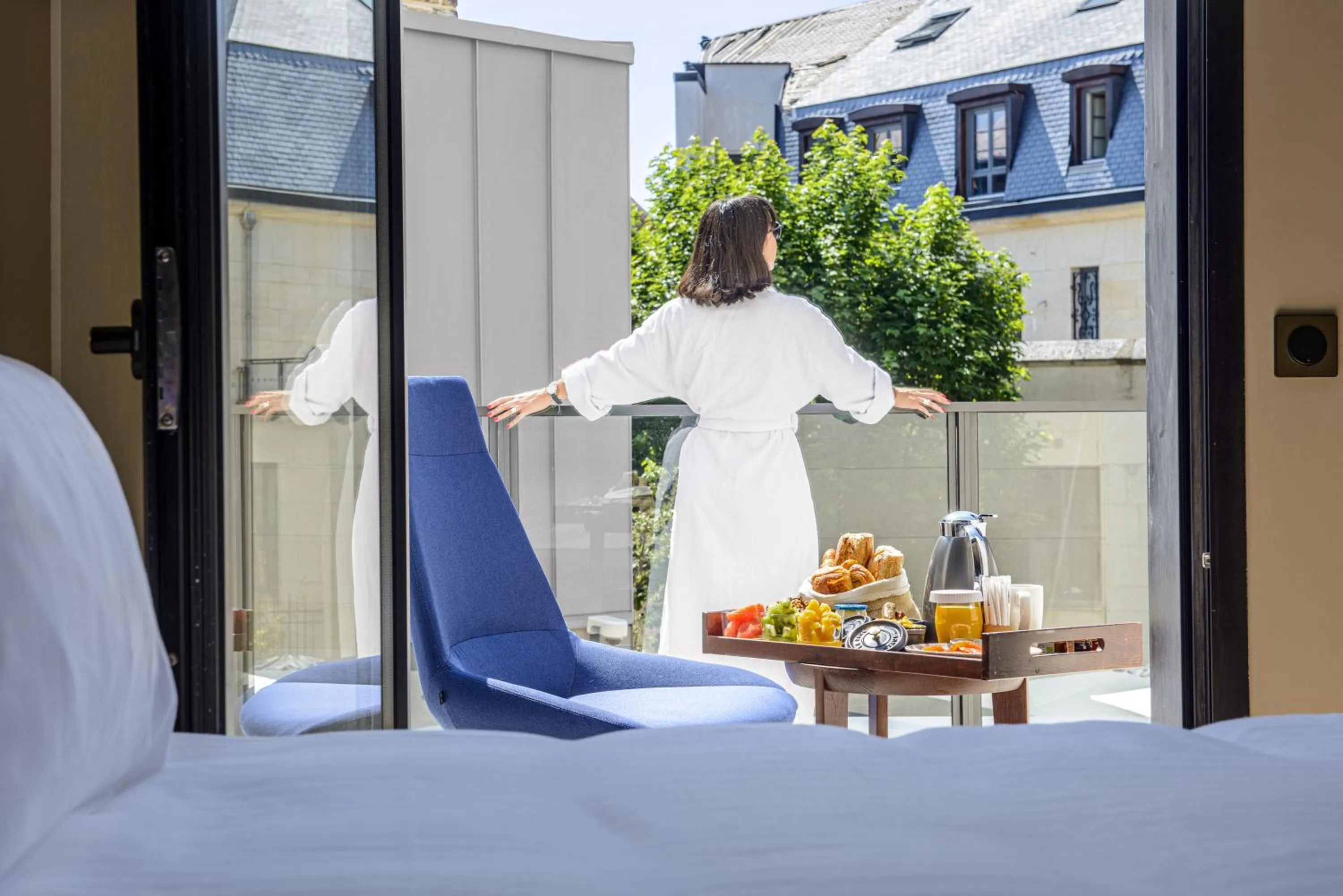 Balcony/Terrace, Bed in Radisson Blu Hotel, Rouen Centre