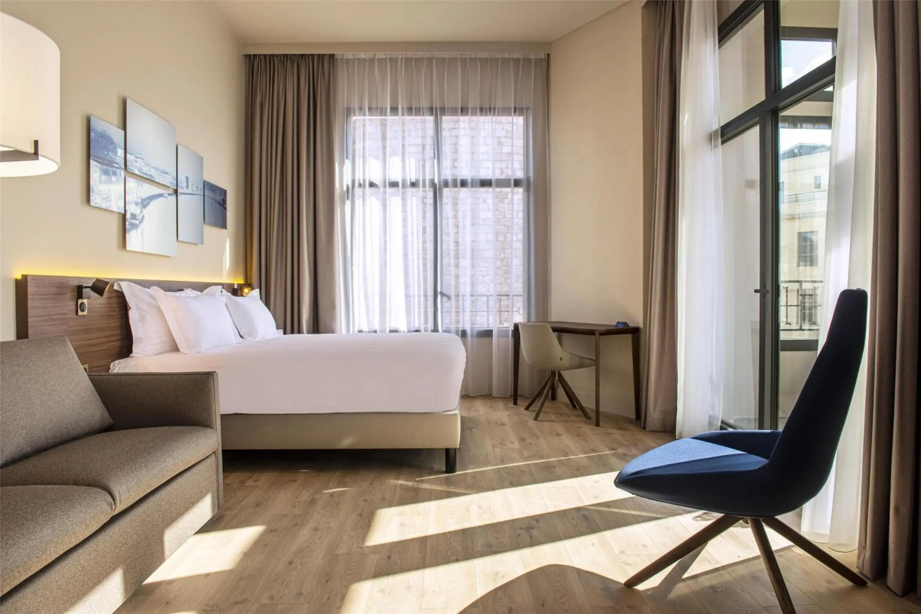 Junior Suite in Radisson Blu Hotel, Rouen Centre Junior Suite in Radisson Blu Hotel, Rouen Centre