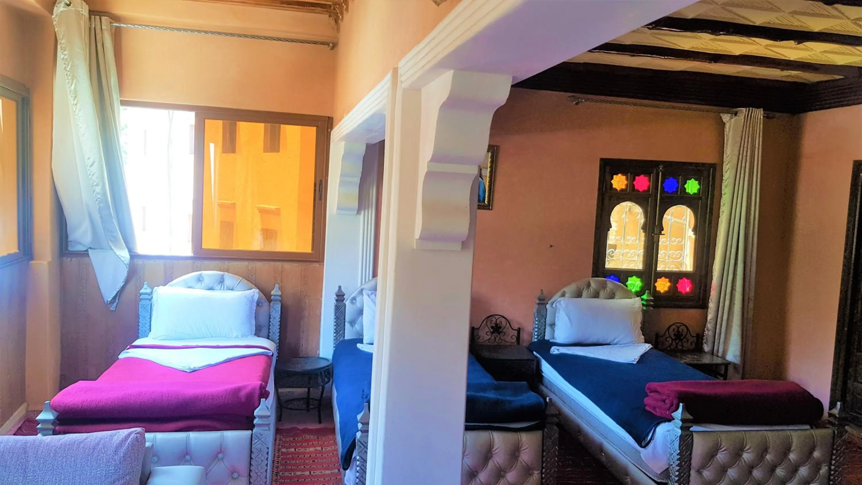 Photo of the whole room, Bed in Hôtel Restaurant Les Etoiles Du Toubkal