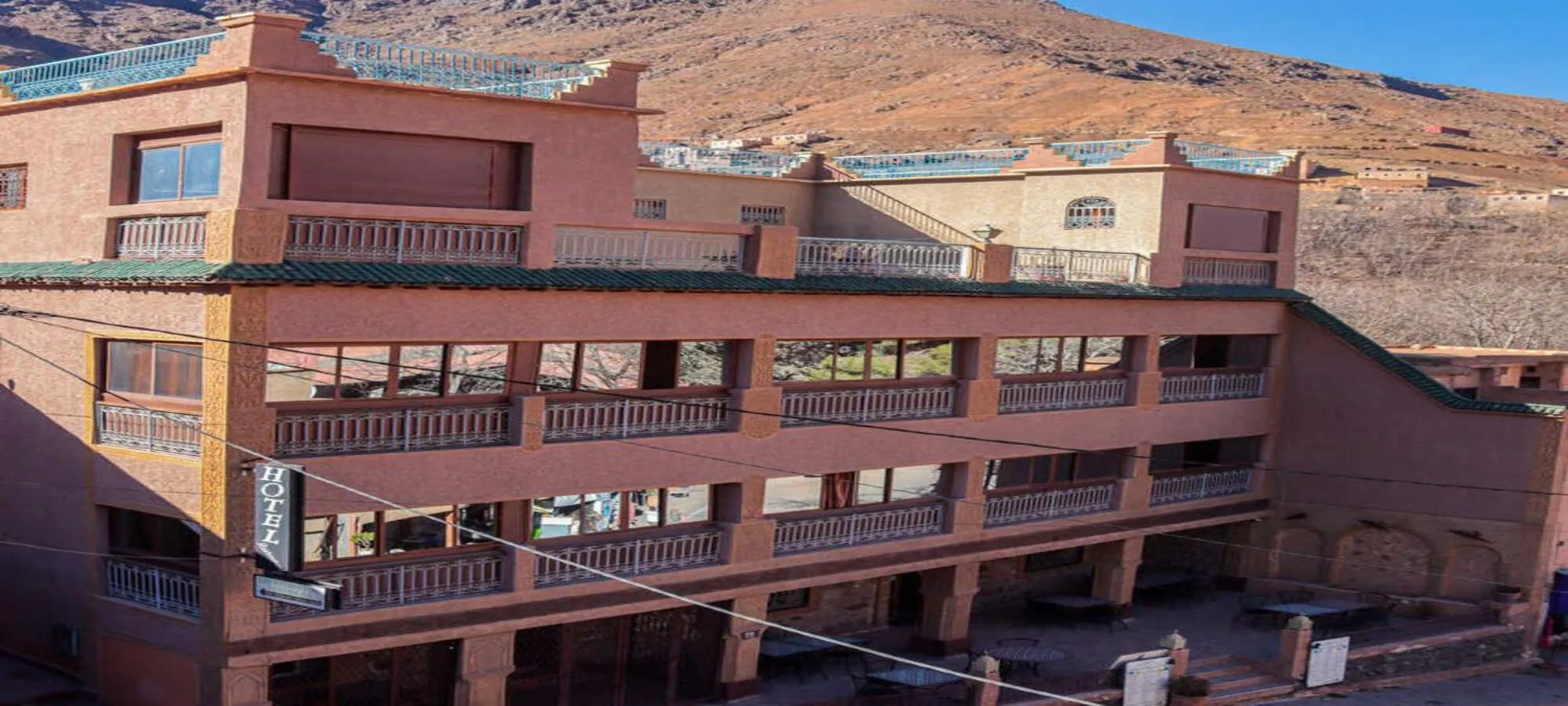 Property building in Hôtel Restaurant Les Etoiles Du Toubkal