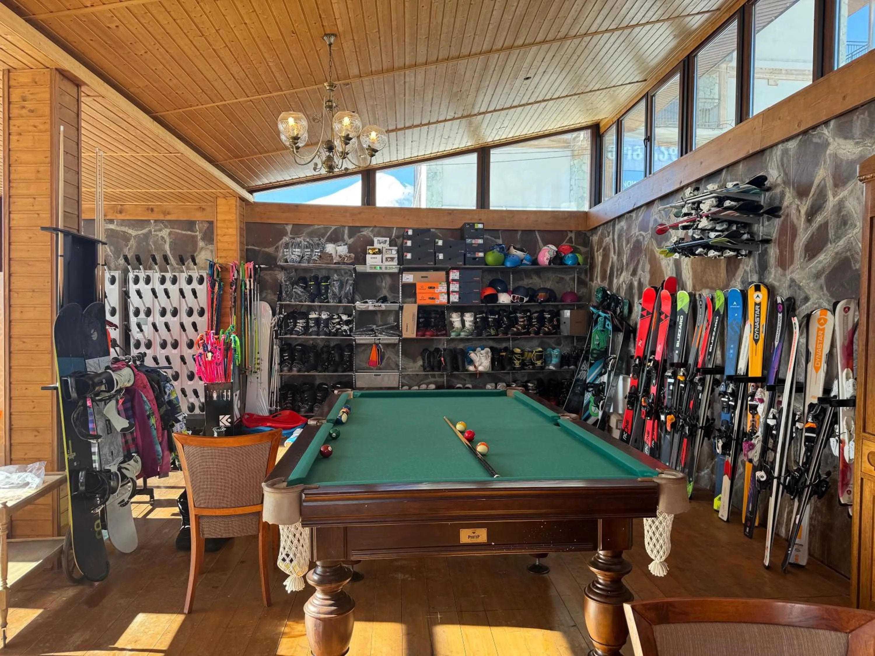 Ski School in Hotel GoodAura