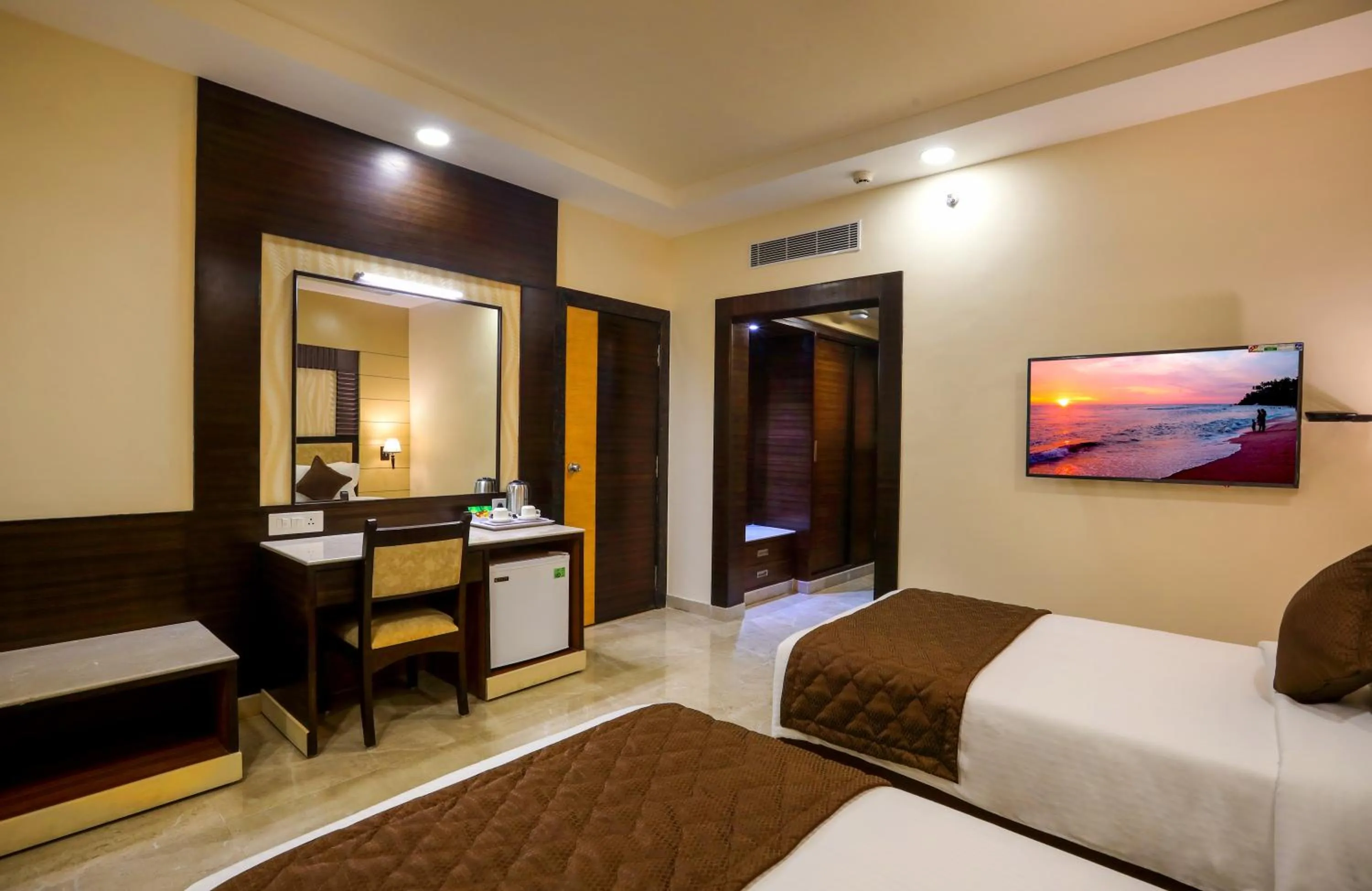 Deluxe Twin Room - single occupancy in Hotel Aadithya