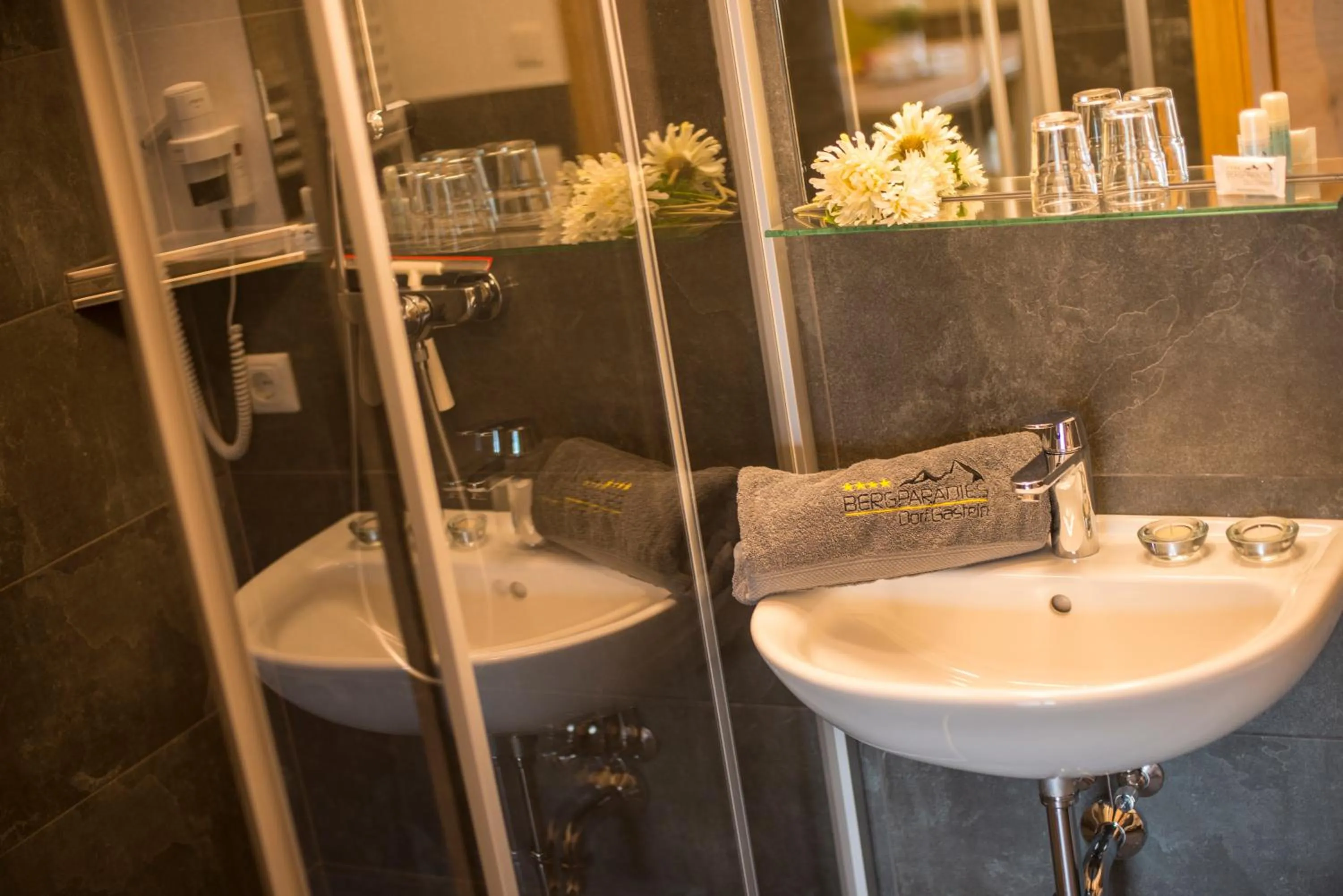 Bathroom in Bergparadies - inklusive Eintritt in die Alpentherme