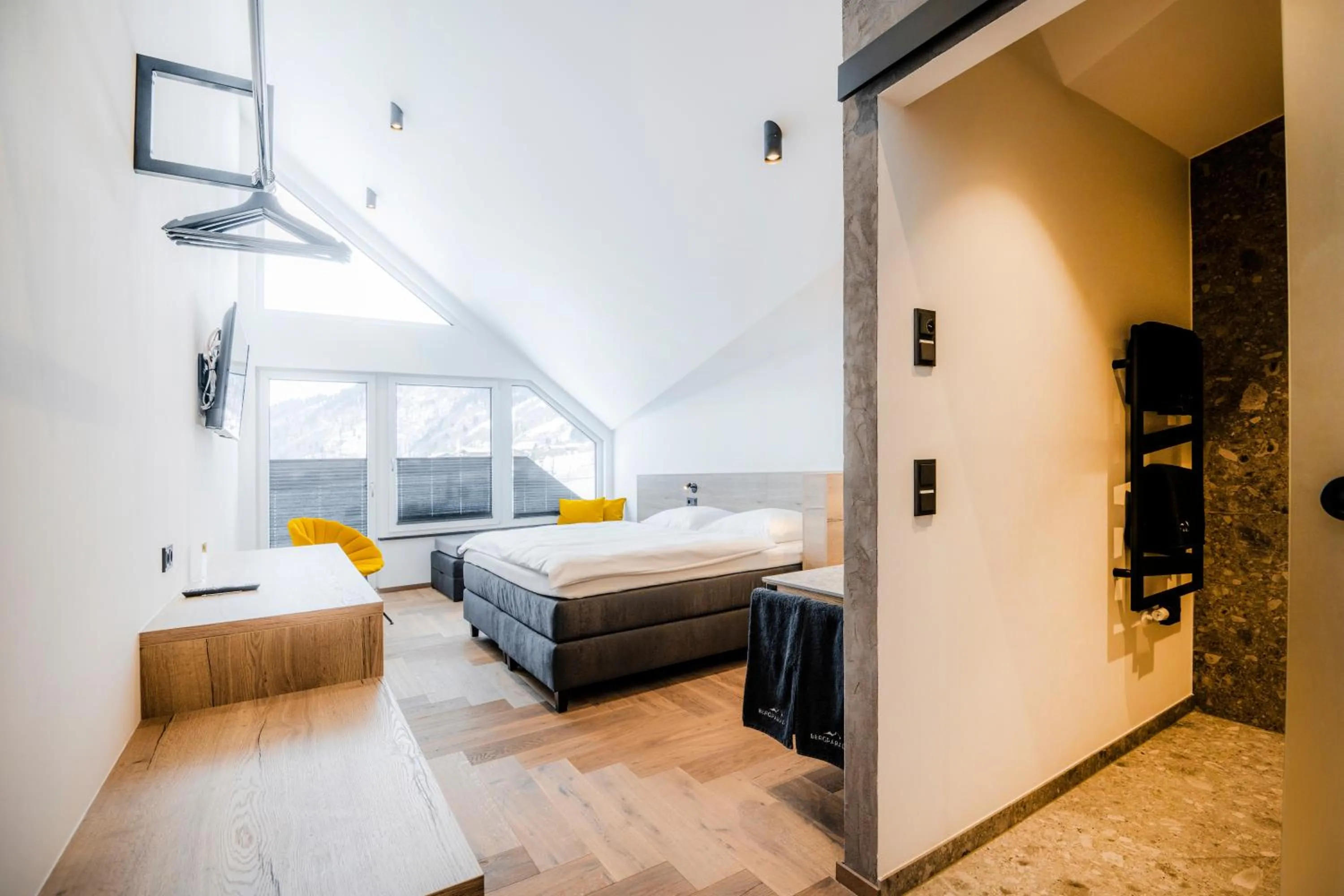 Photo of the whole room, Bed in Bergparadies - inklusive Eintritt in die Alpentherme