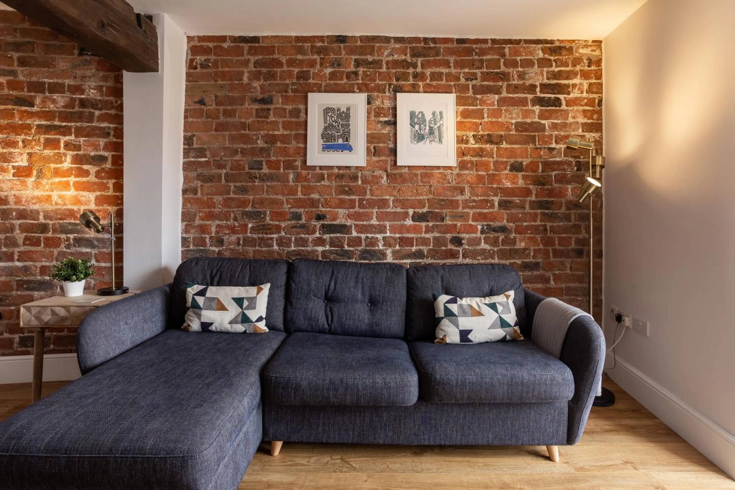 Living room in Luxury Apartment Woodsmill View - on the river - with balcony - Recently refurbished