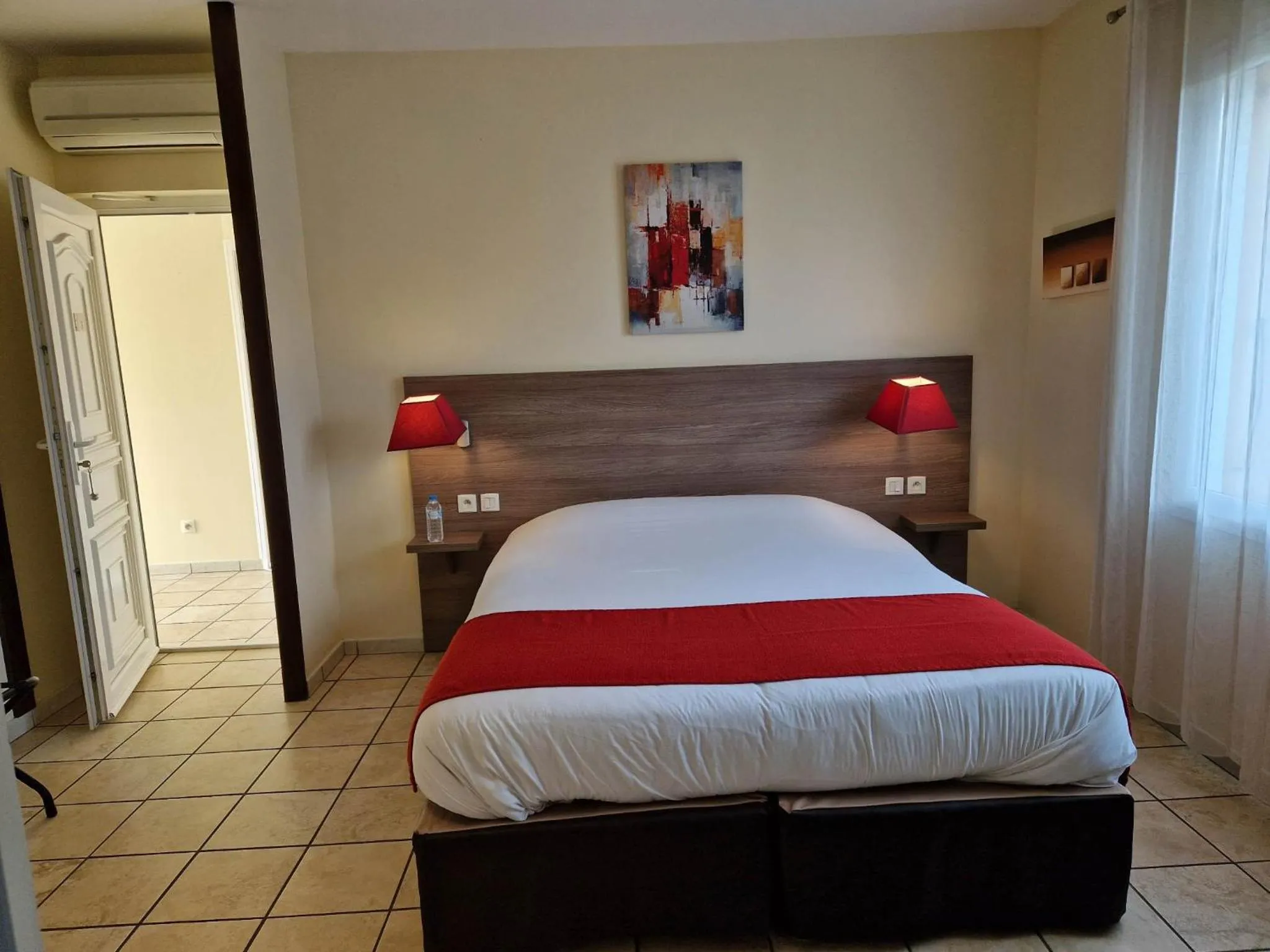 Bed in Hôtel Restaurant Logis Le Relais du Vivarais