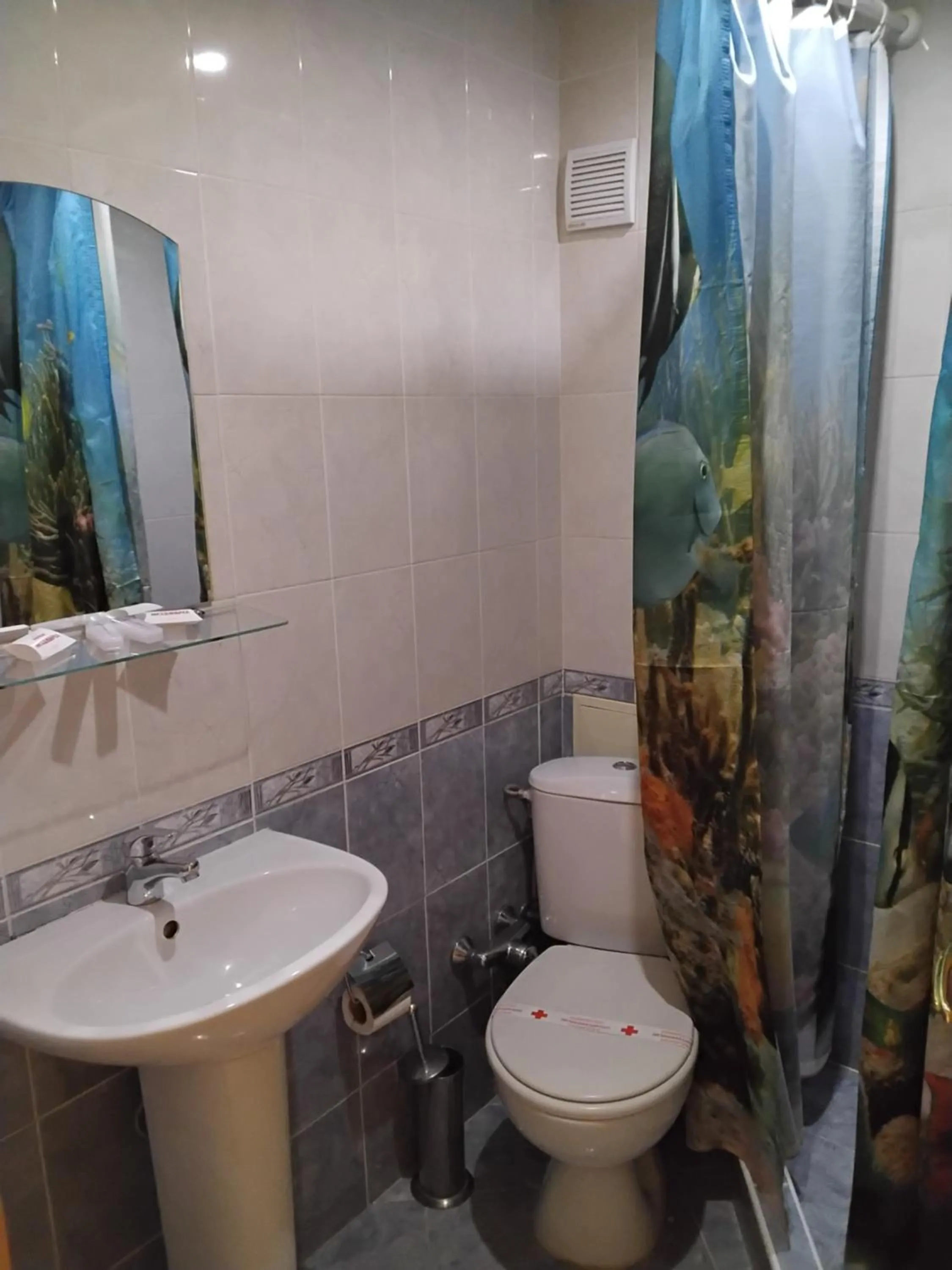 Shower in Hotel Mehdjarel