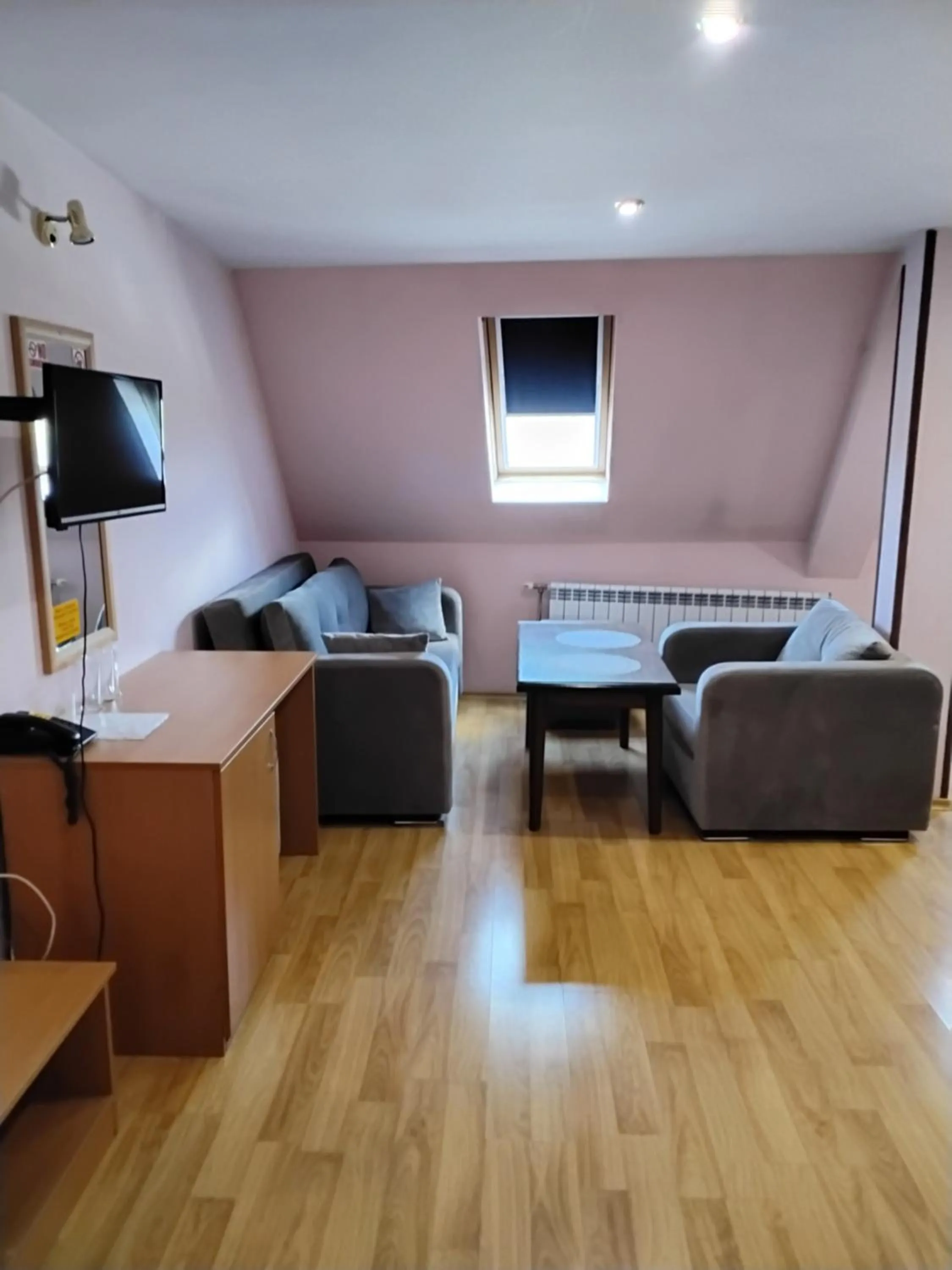 Communal lounge/ TV room in Hotel Mehdjarel