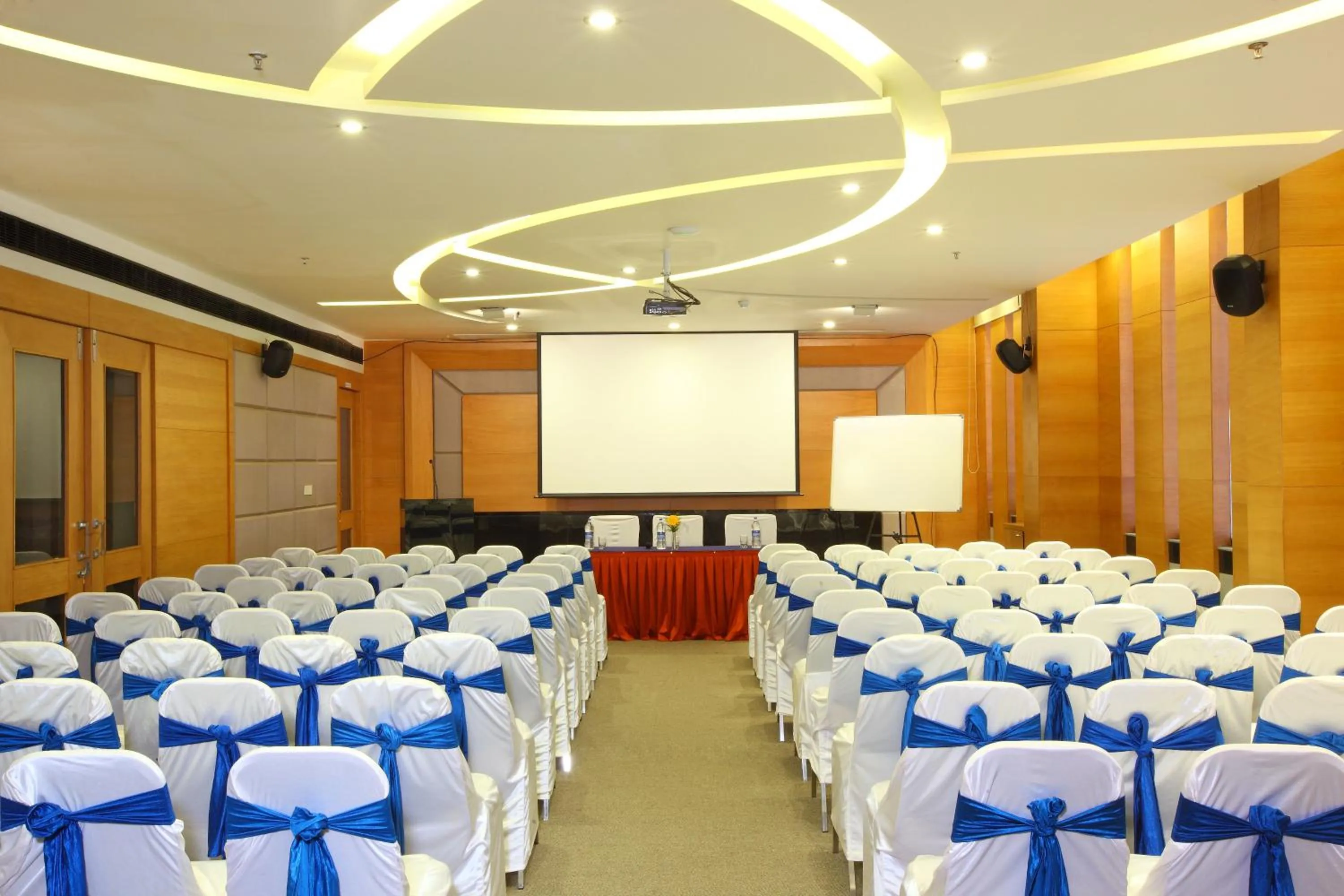 Banquet/Function facilities in Ginger Kochi MG Road