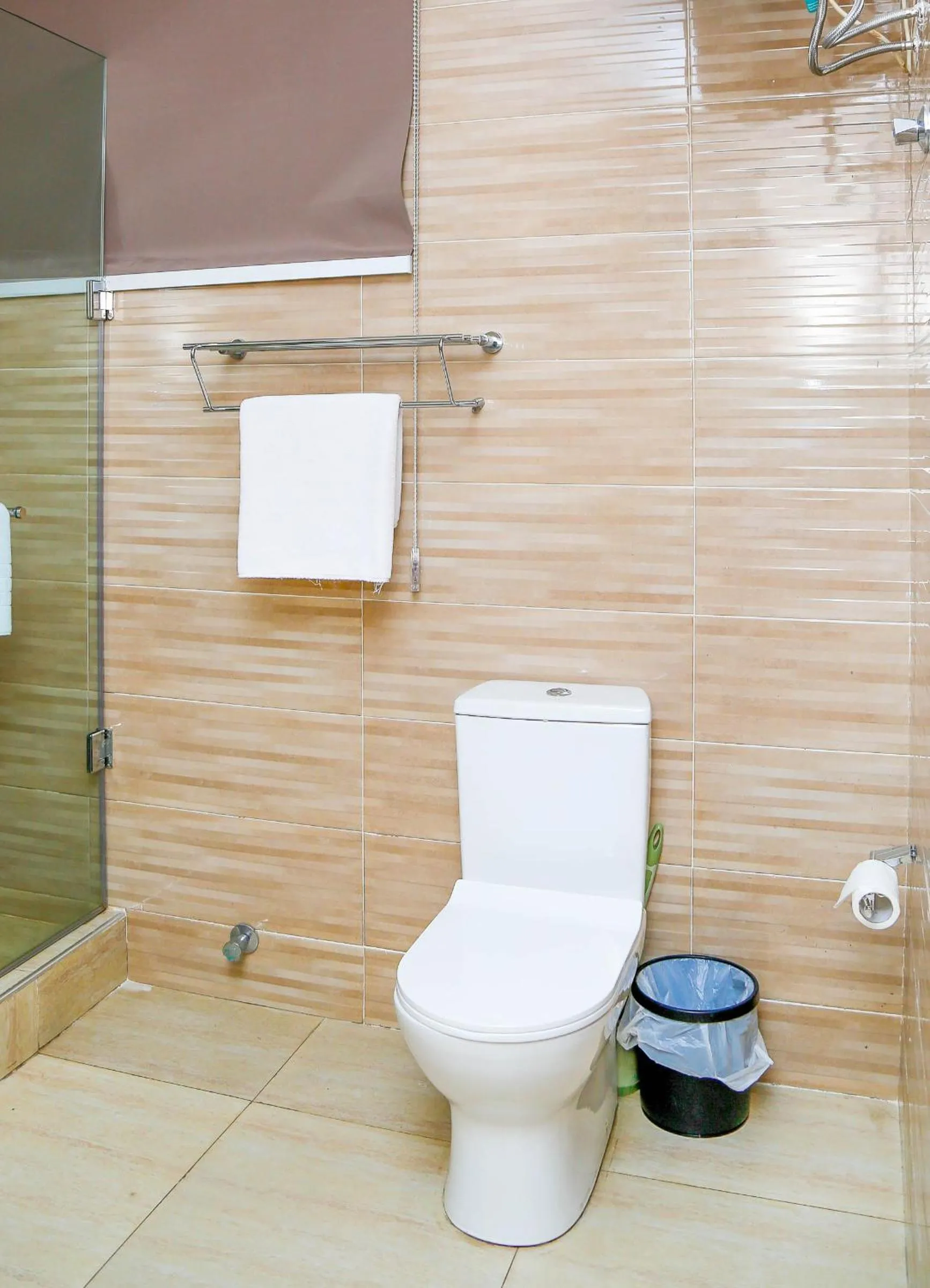 Bathroom in Midindi Hotel