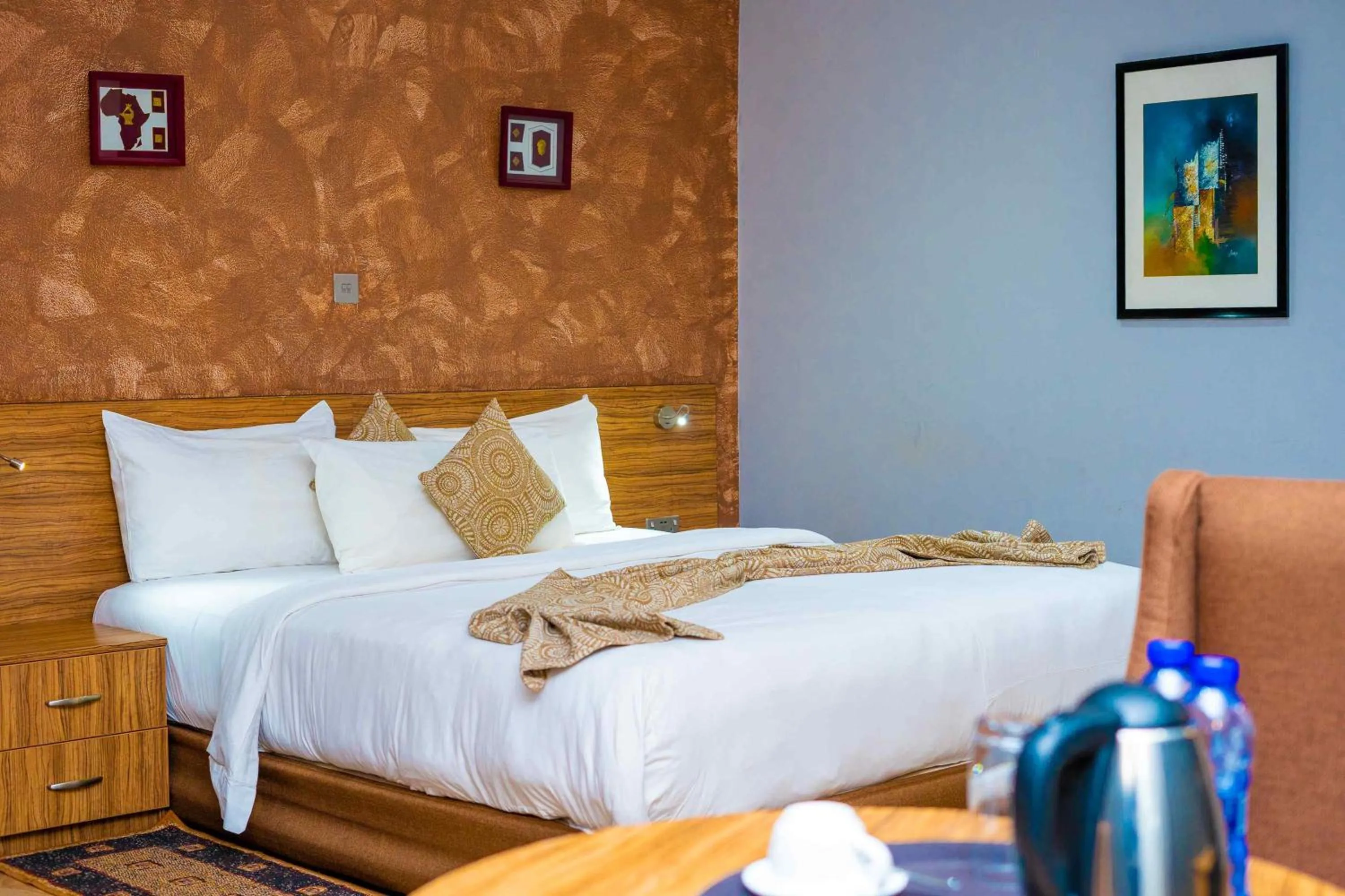 Bed in Midindi Hotel