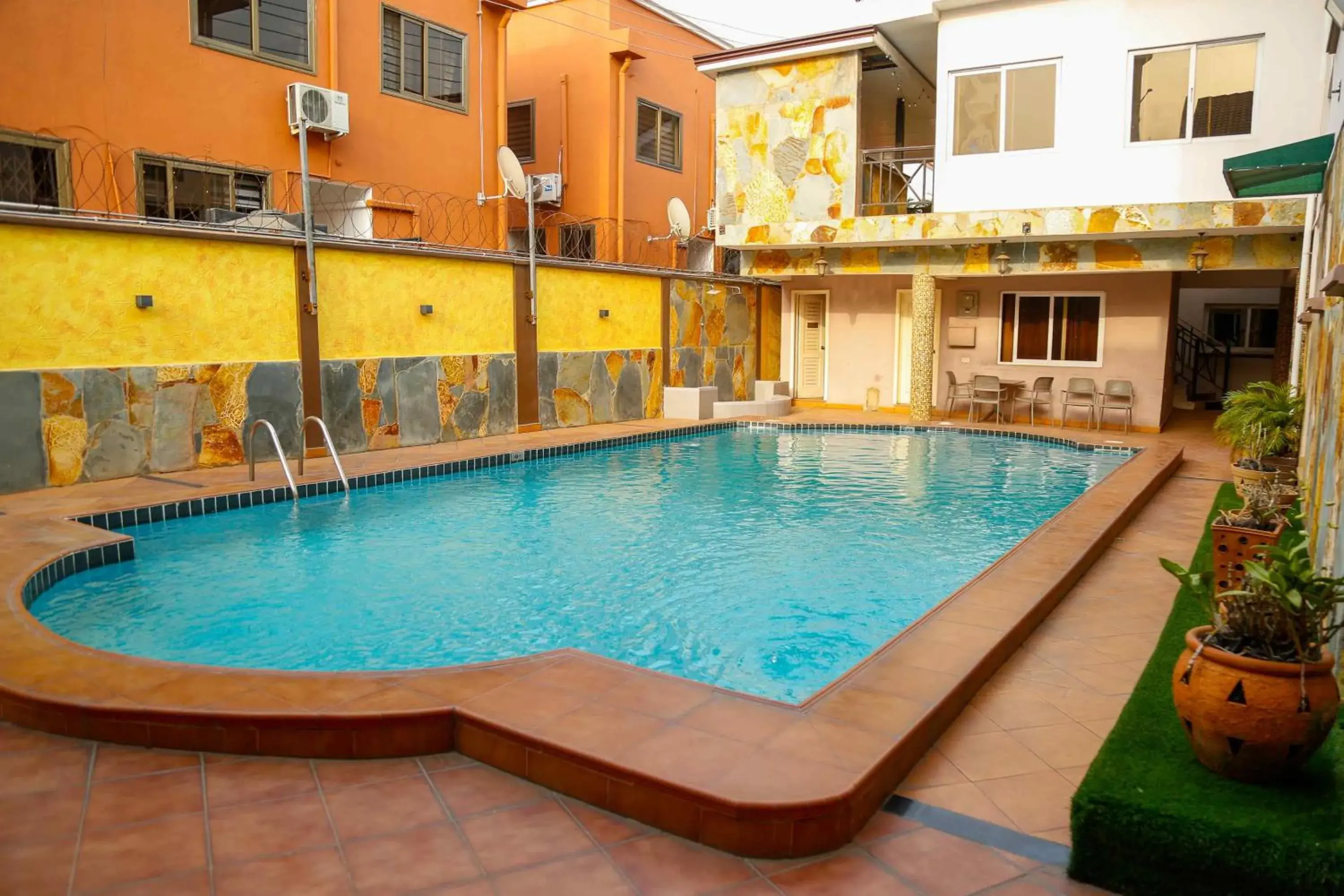 Swimming pool in Midindi Hotel Swimming pool in Midindi Hotel