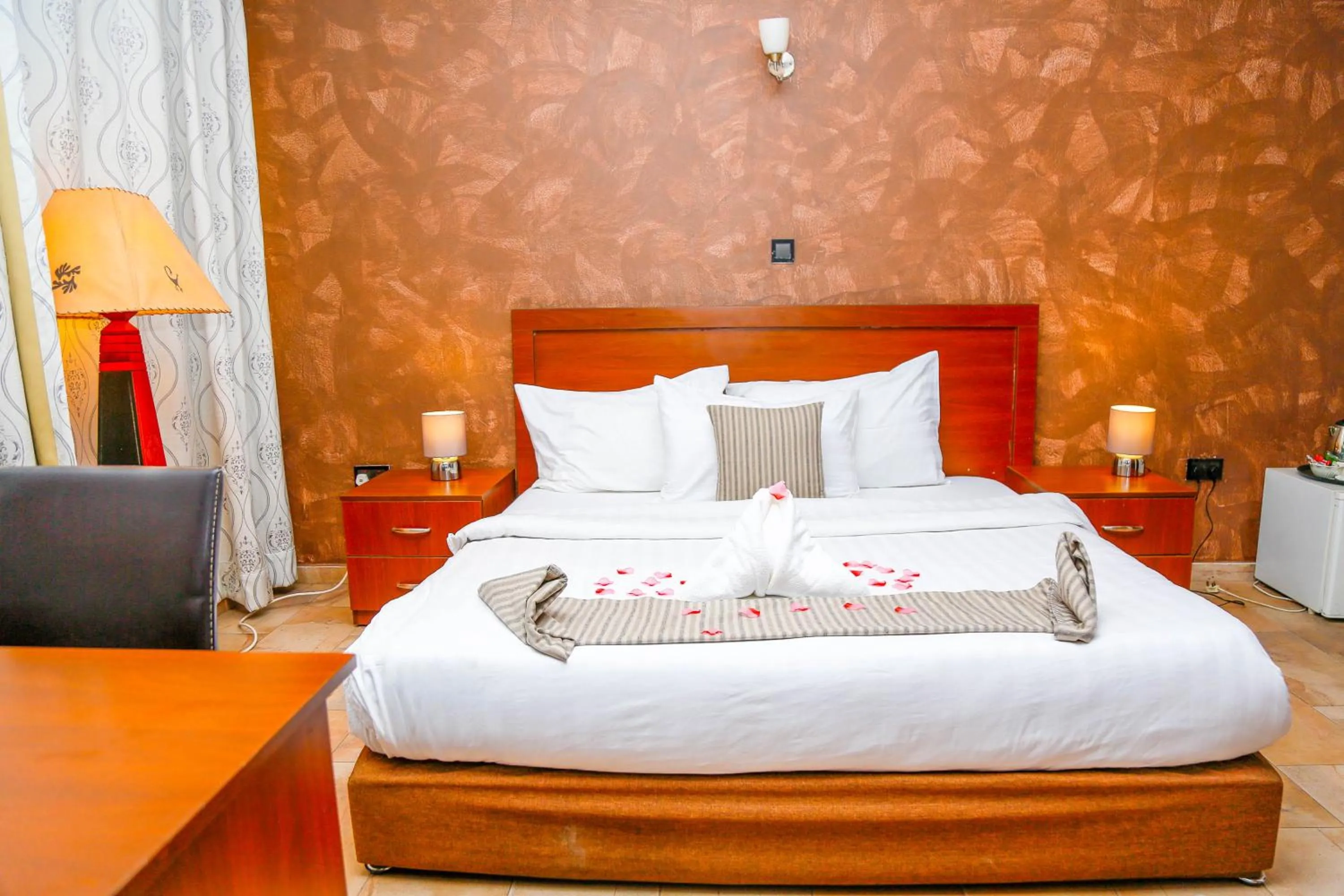 Bed in Midindi Hotel