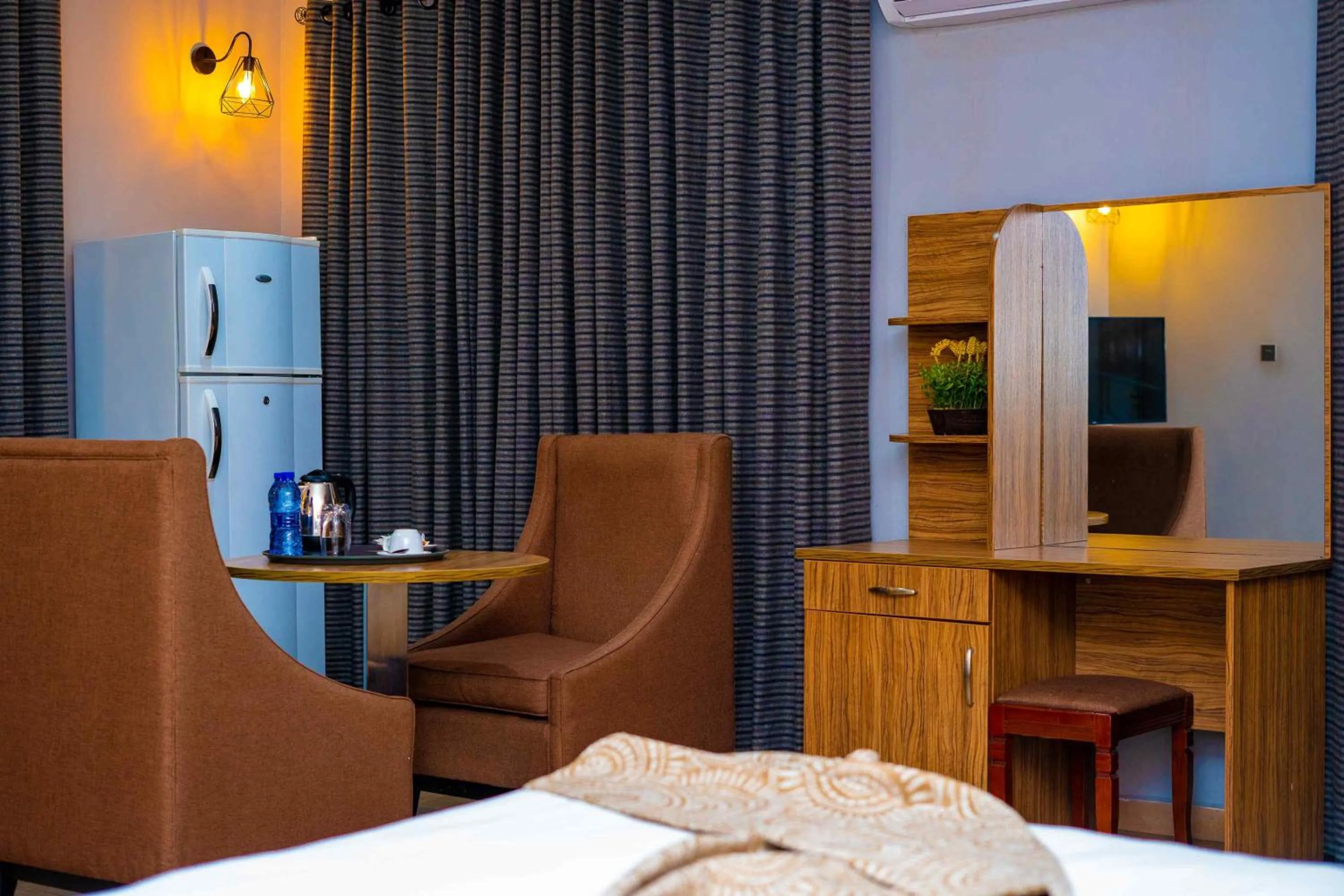 Bed in Midindi Hotel