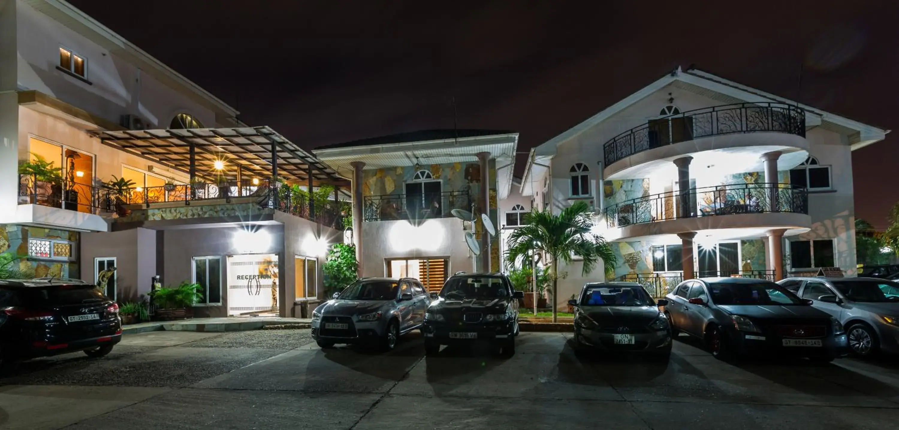 Facade/entrance in Midindi Hotel Facade/entrance in Midindi Hotel