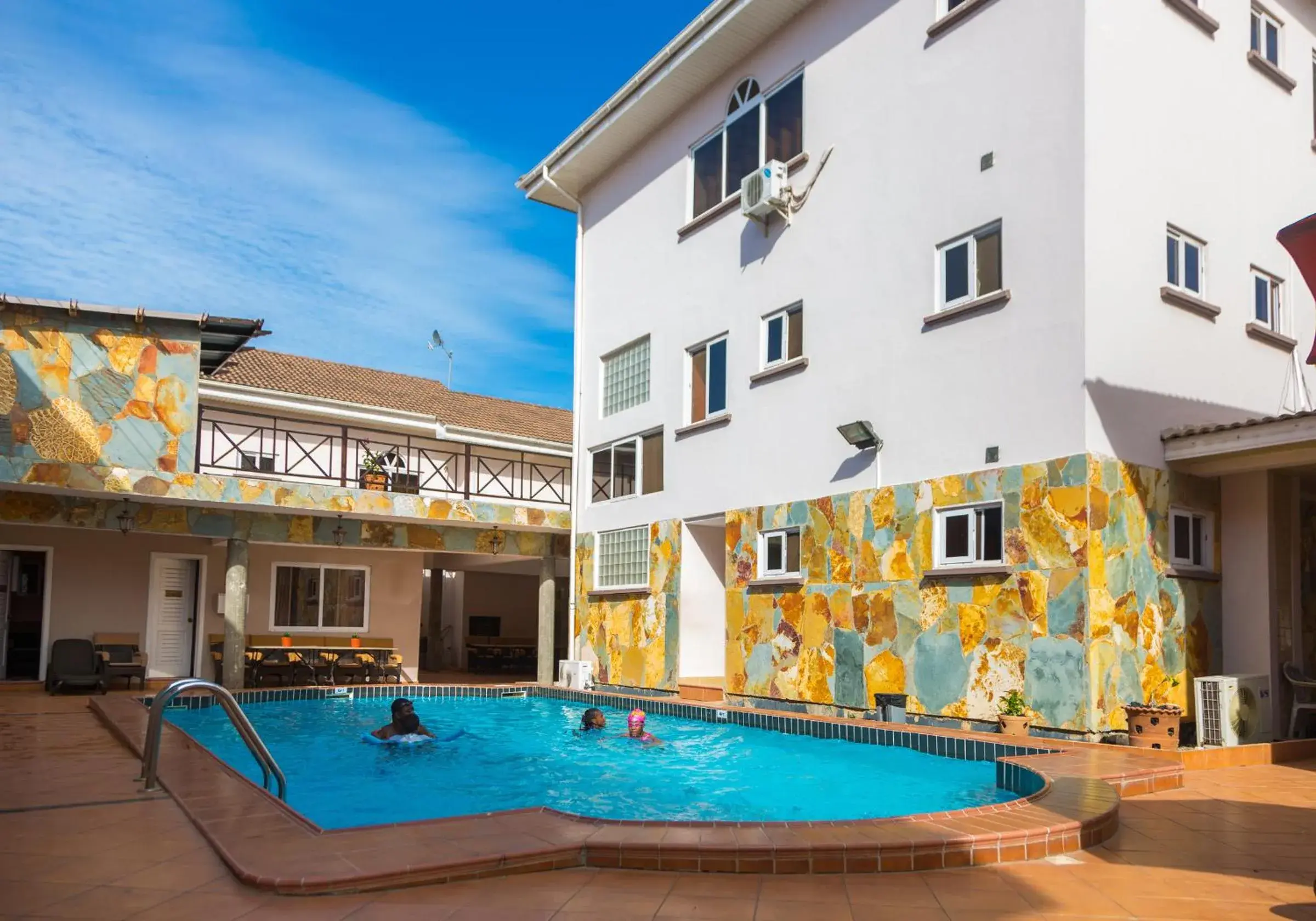 Swimming pool in Midindi Hotel Swimming pool in Midindi Hotel