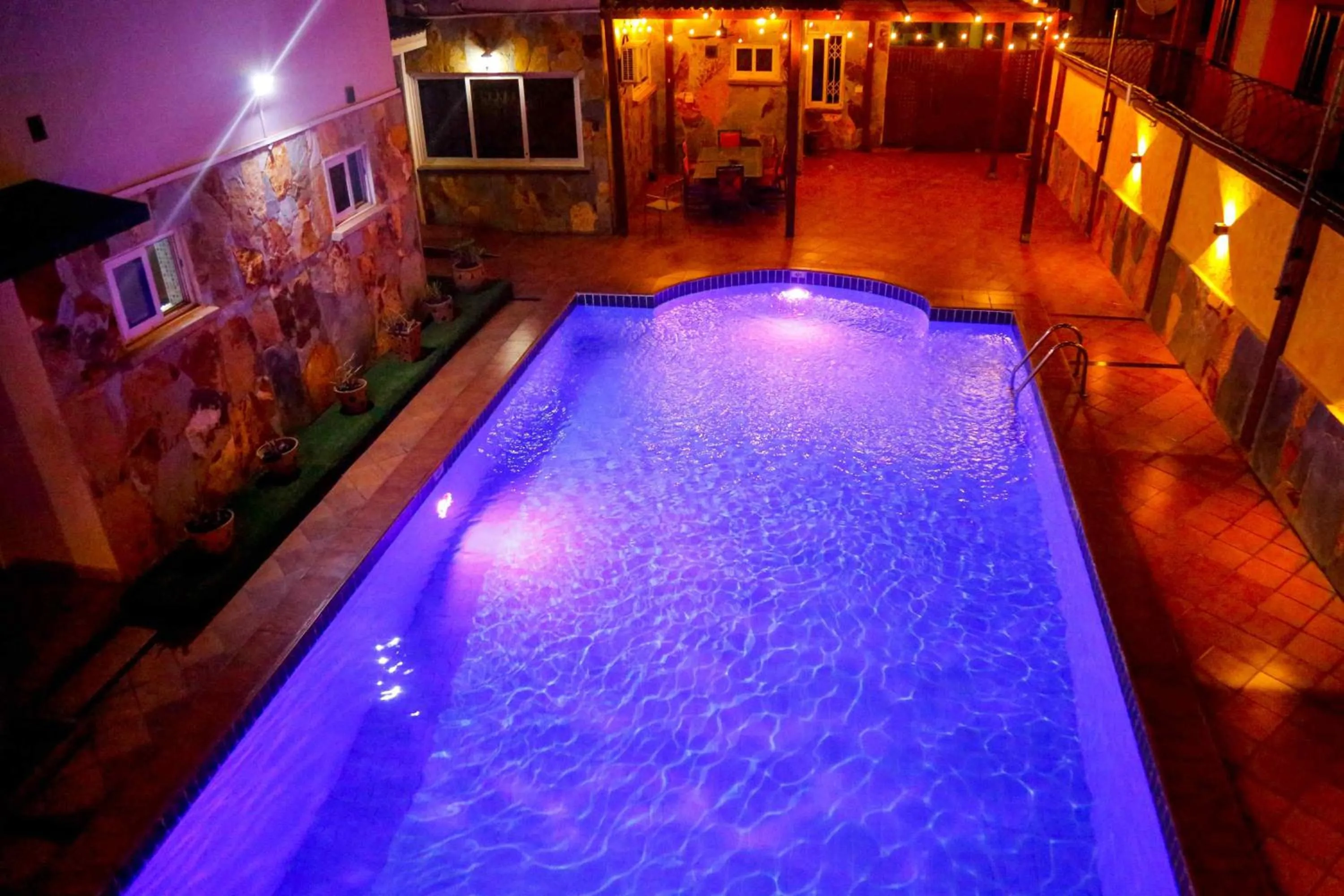 Night in Midindi Hotel