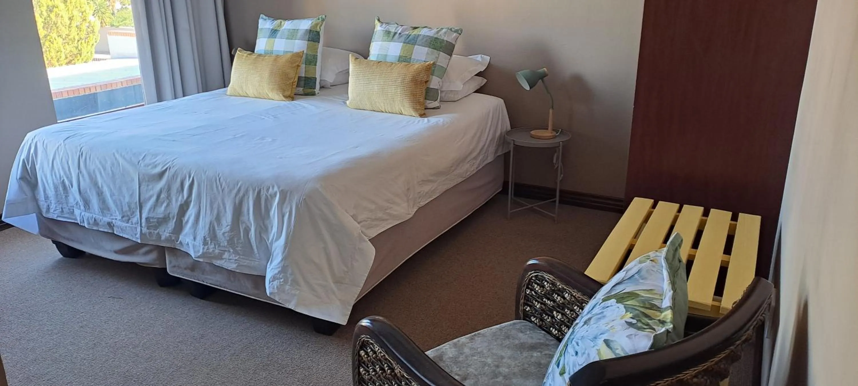 Bed in Karoo Sun Guest House