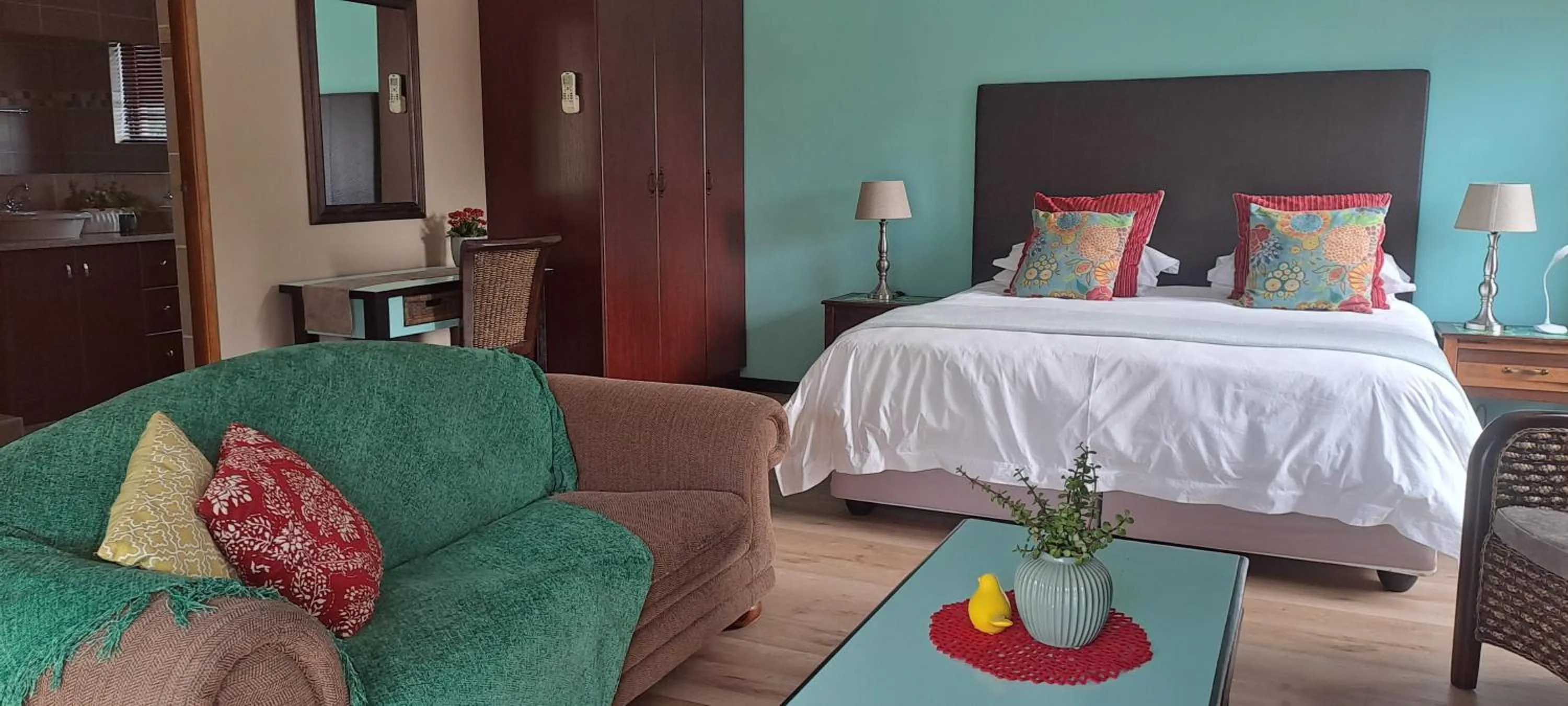 Bed in Karoo Sun Guest House