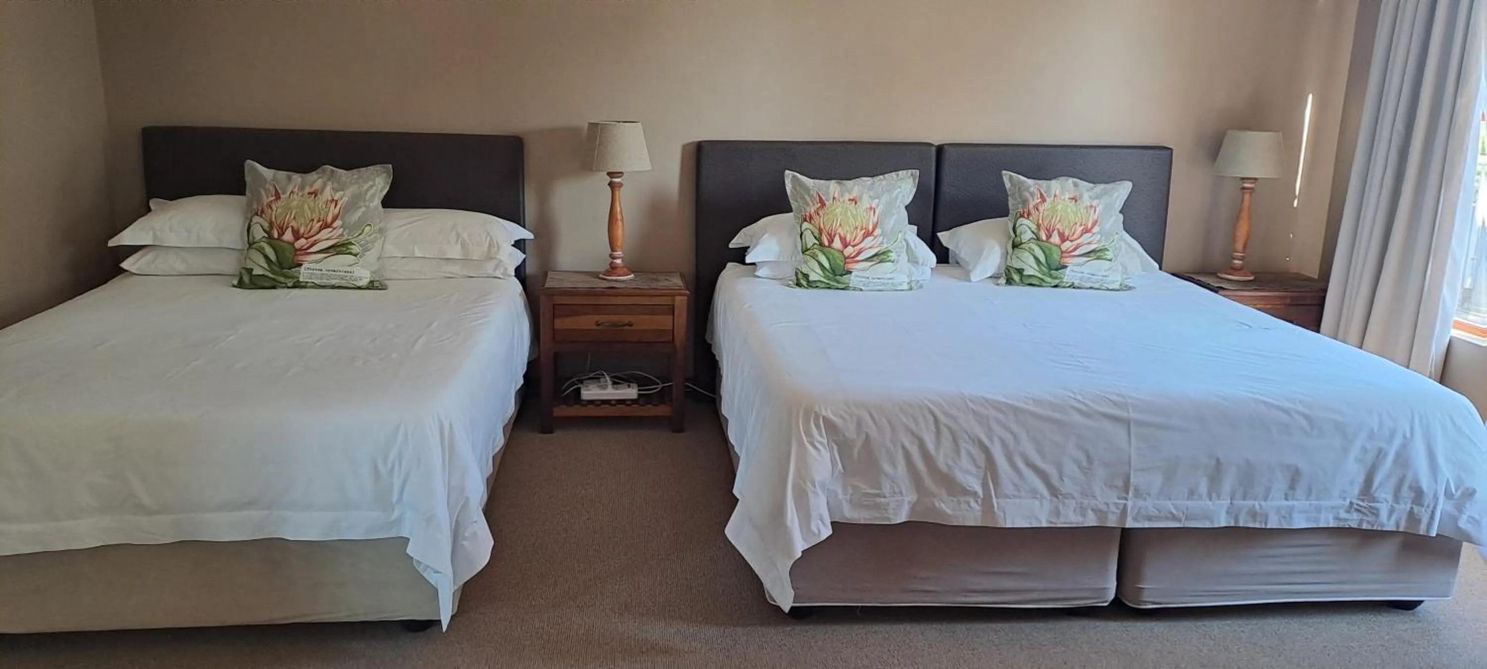 Bed in Karoo Sun Guest House