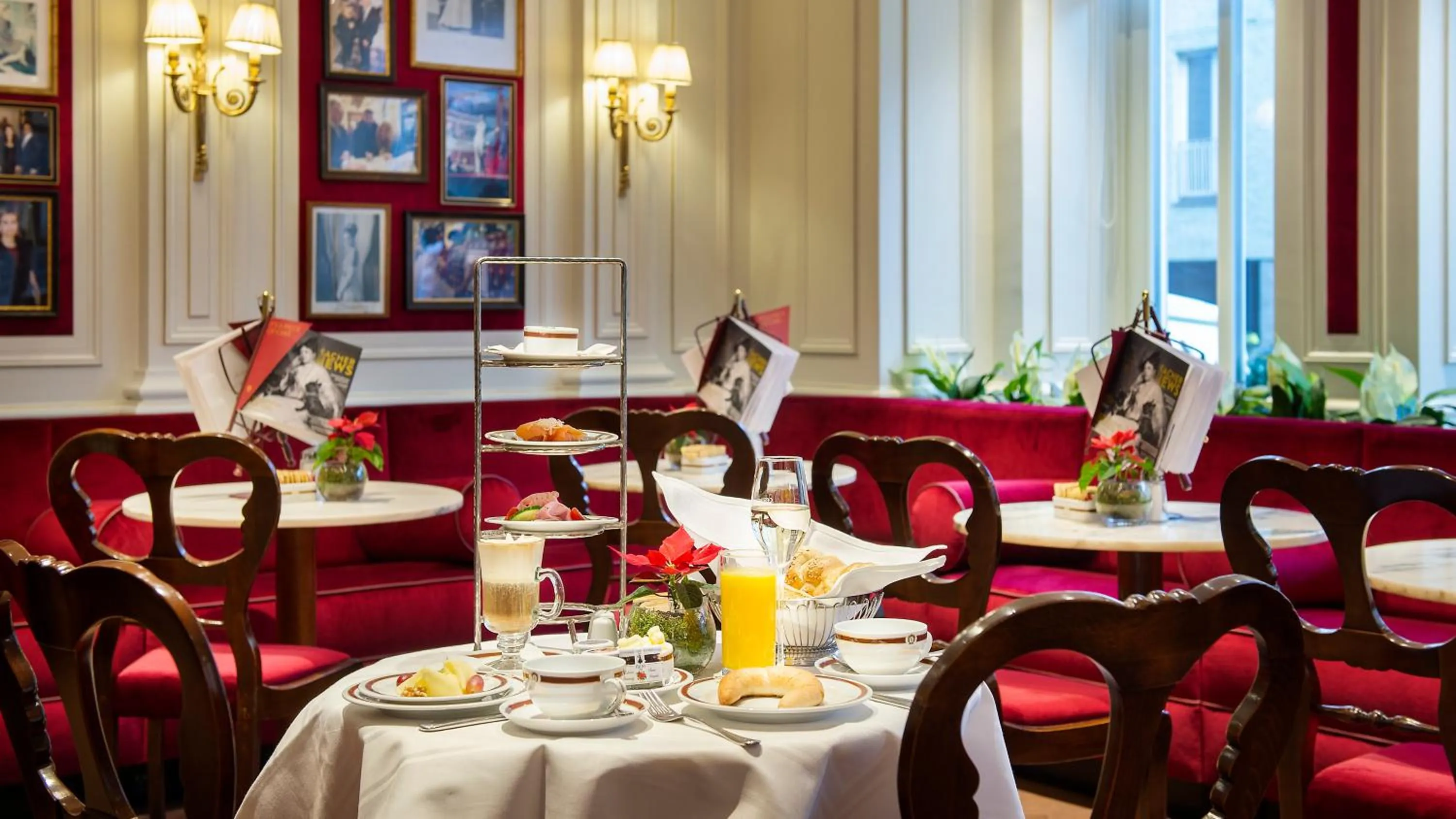 Restaurant/places to eat in Hotel Sacher Salzburg