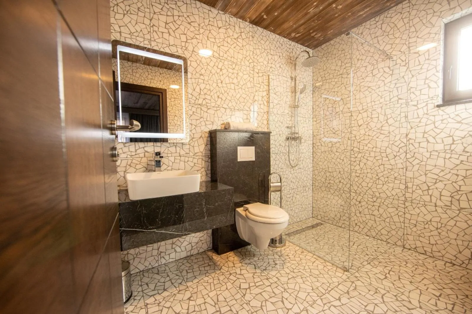 Hanul Tentea-Pasul Gutai