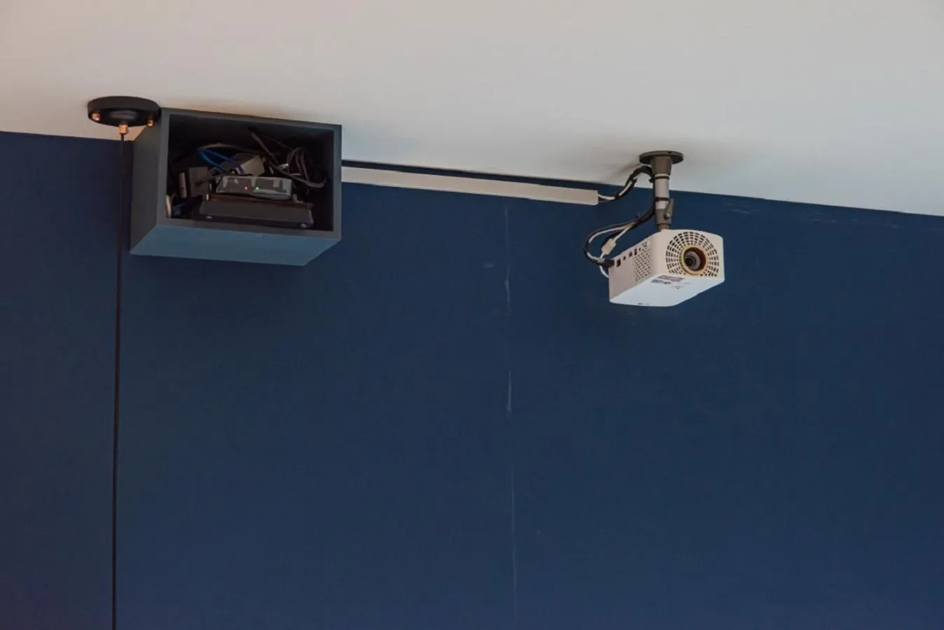 TV and multimedia in KNox Hotel