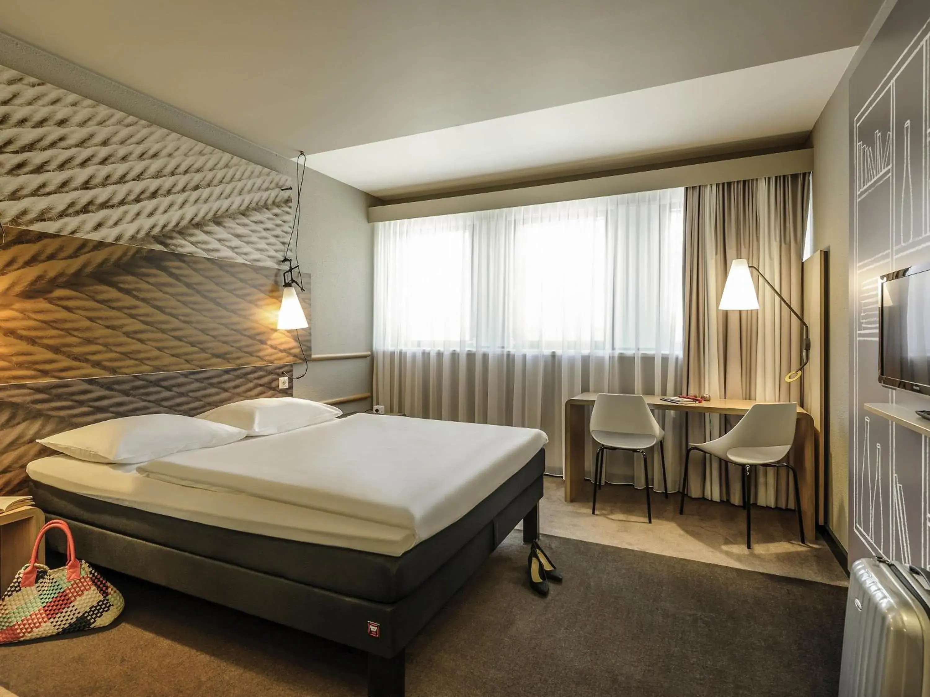 Bedroom, Bed in ibis Innsbruck Bedroom, Bed in ibis Innsbruck