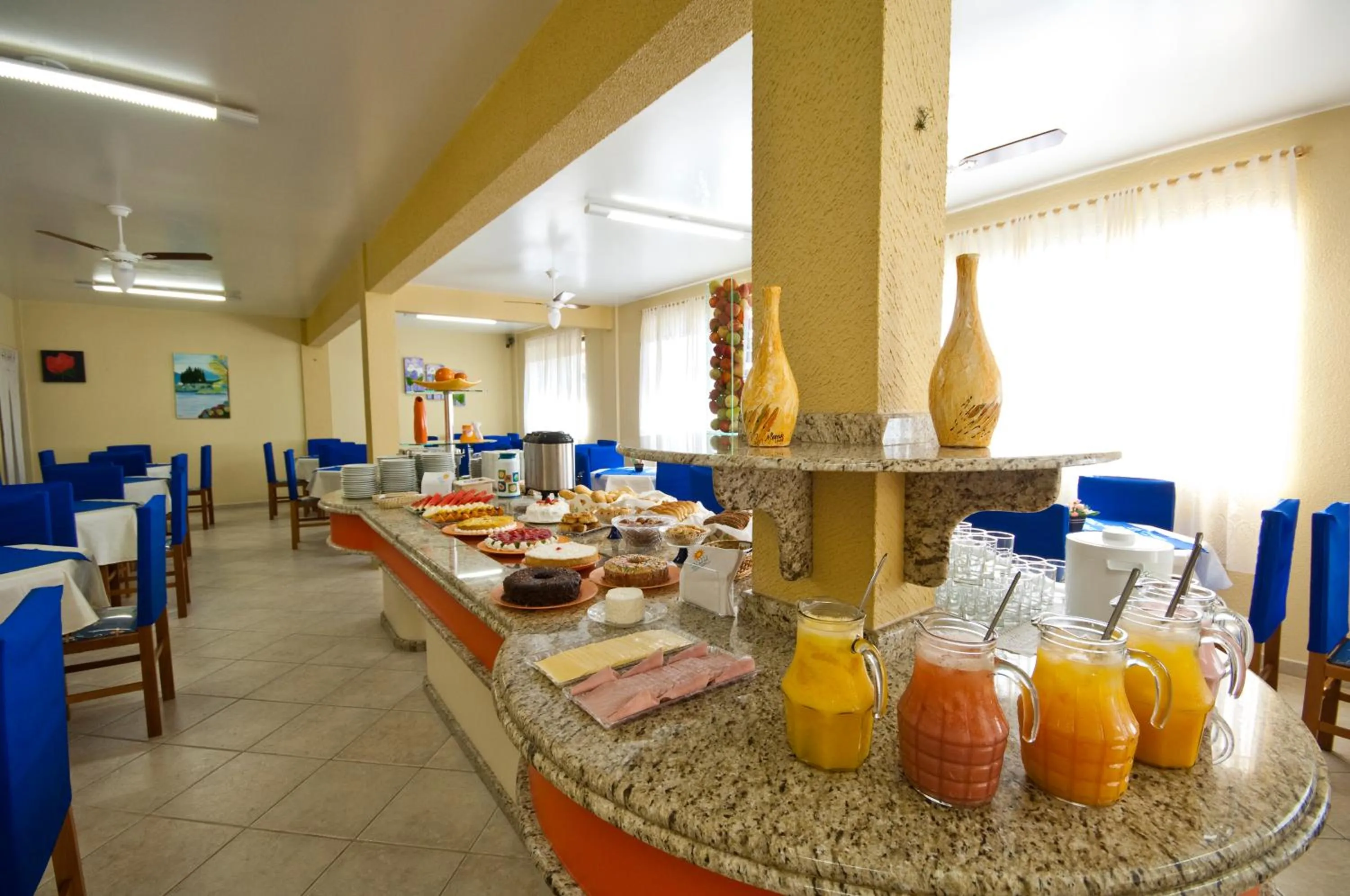 Buffet breakfast in Pousada Vale Del Sol