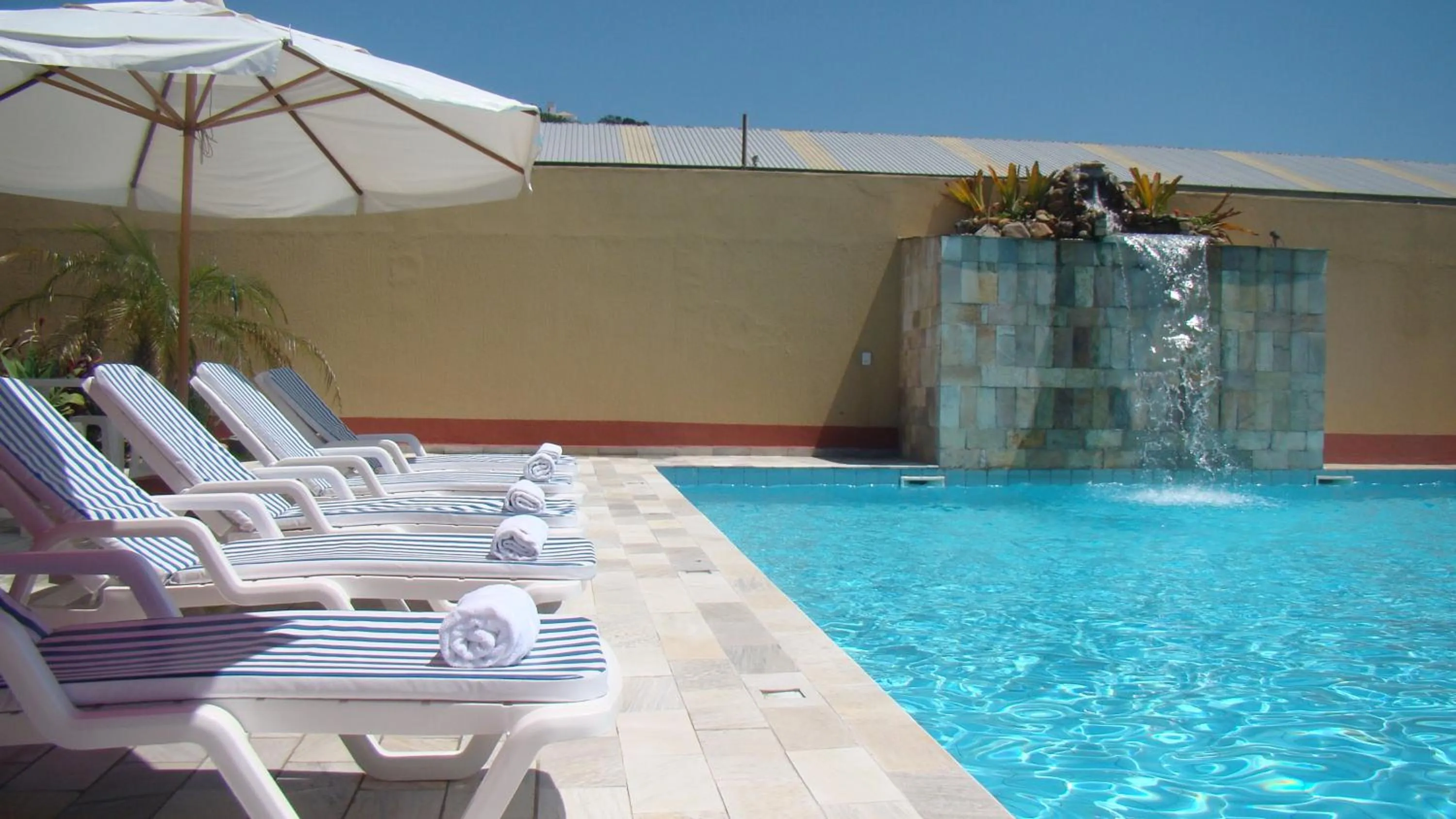 Swimming pool in Pousada Vale Del Sol