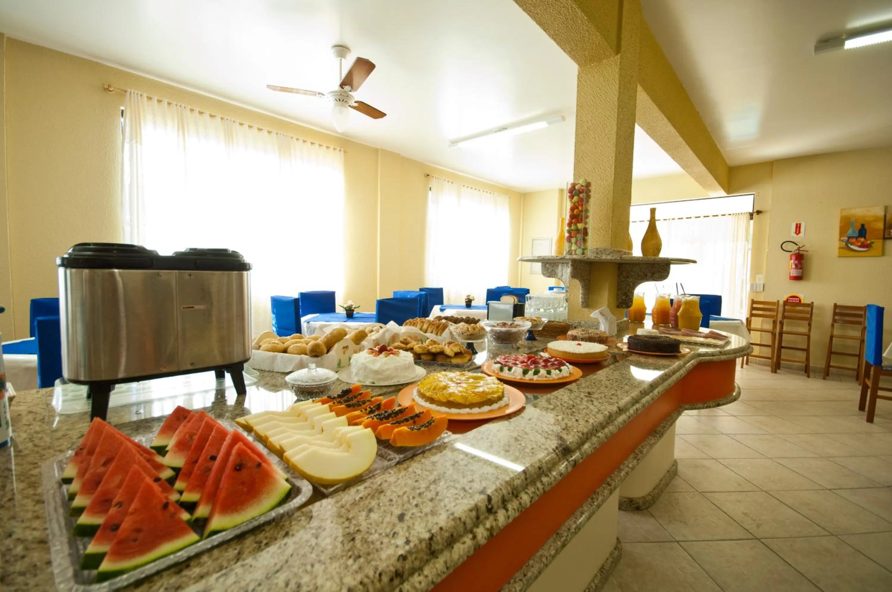 Buffet breakfast in Pousada Vale Del Sol