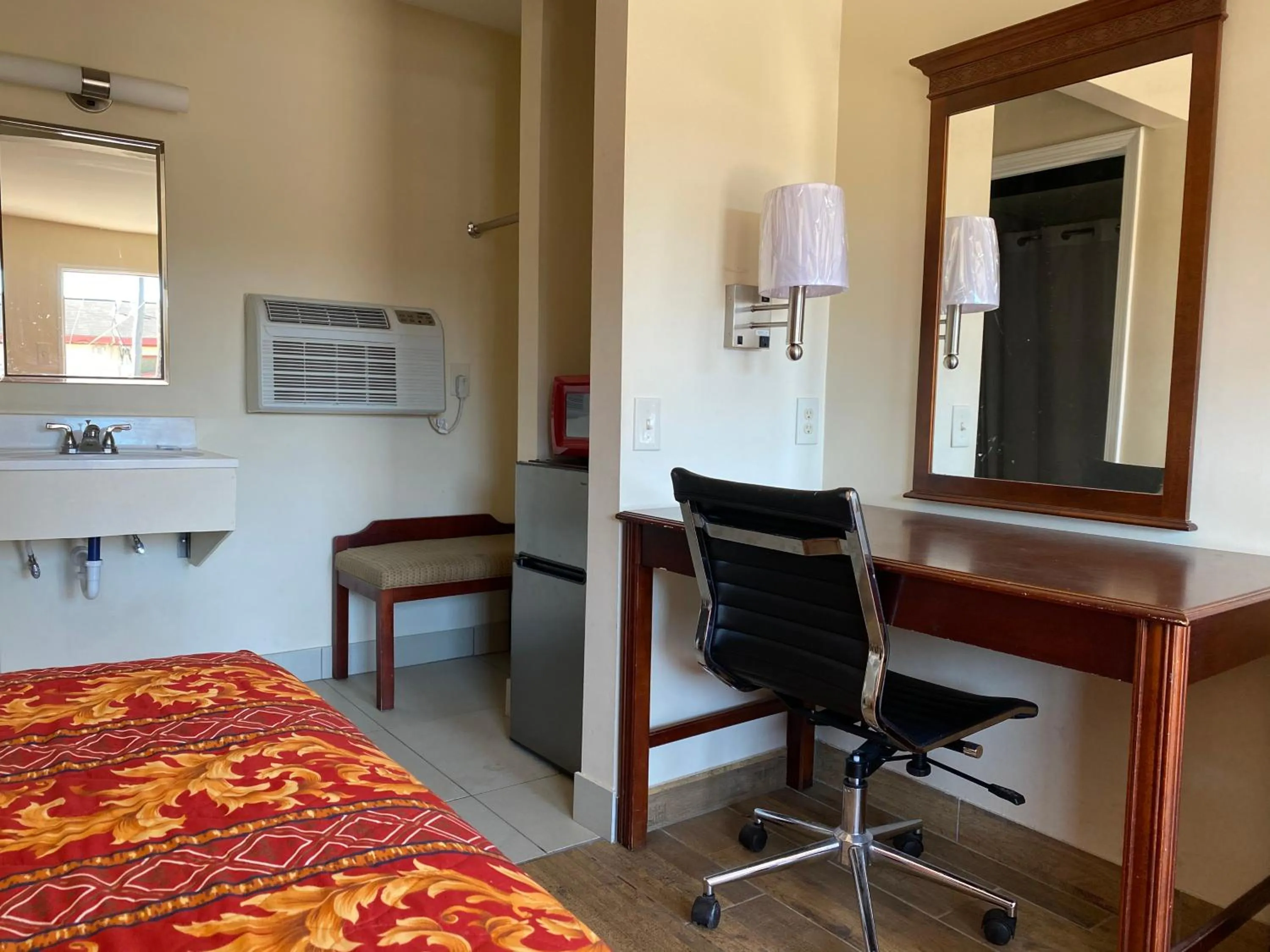 Bedroom, Bed in Relax Inn-Plaquemine