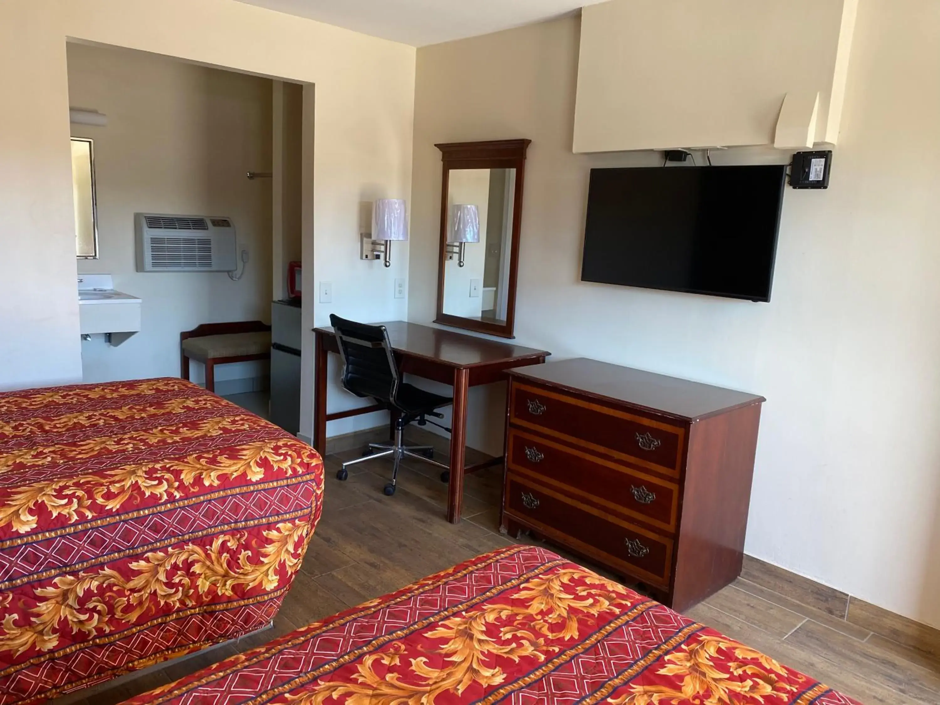 TV and multimedia, Bed in Relax Inn-Plaquemine TV and multimedia, Bed in Relax Inn-Plaquemine