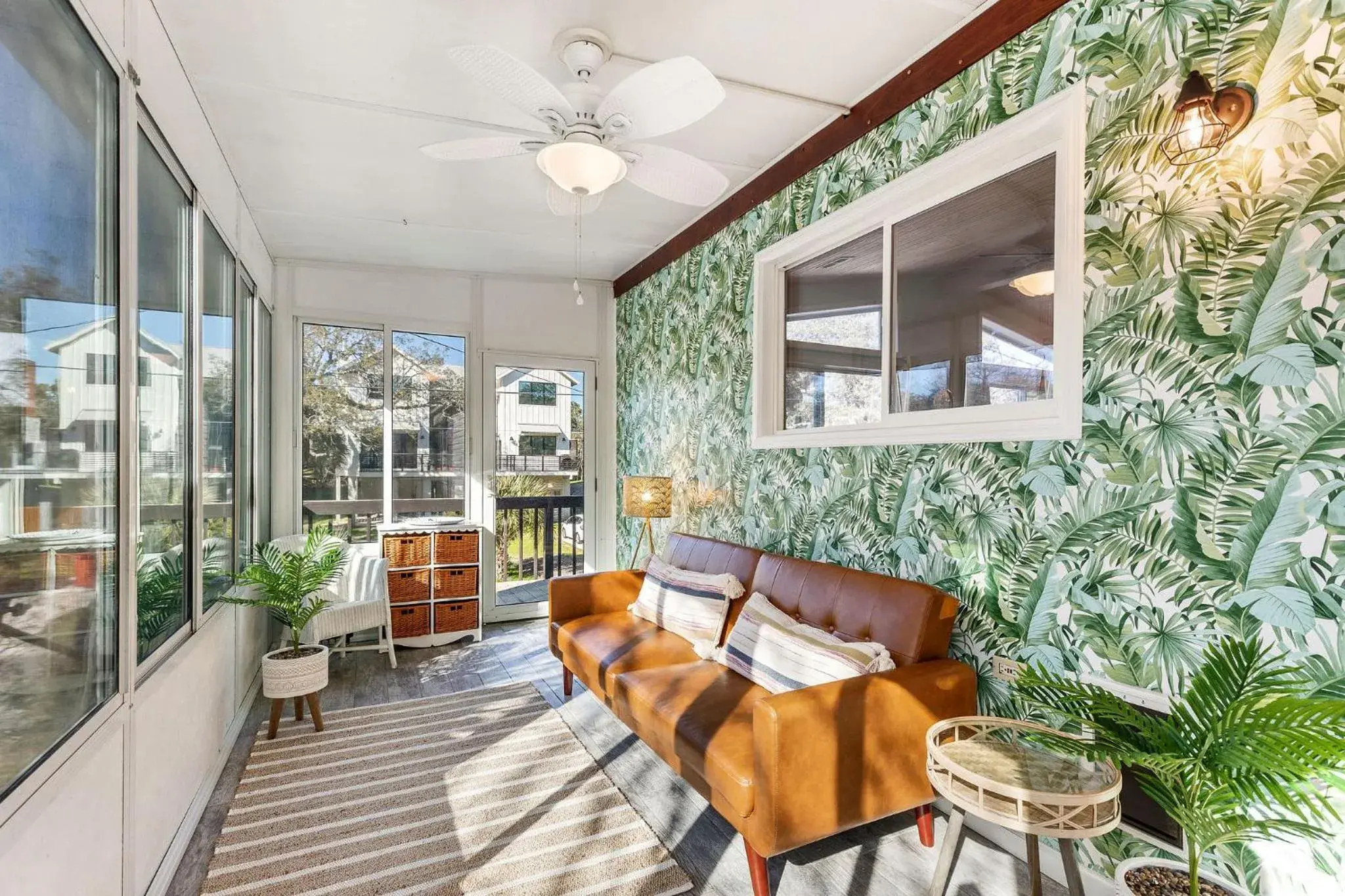 2nd Block E Huron - Keep Palm - Adorable House Minutes from the Beach 2nd Block E Huron - Keep Palm - Adorable House Minutes from the Beach