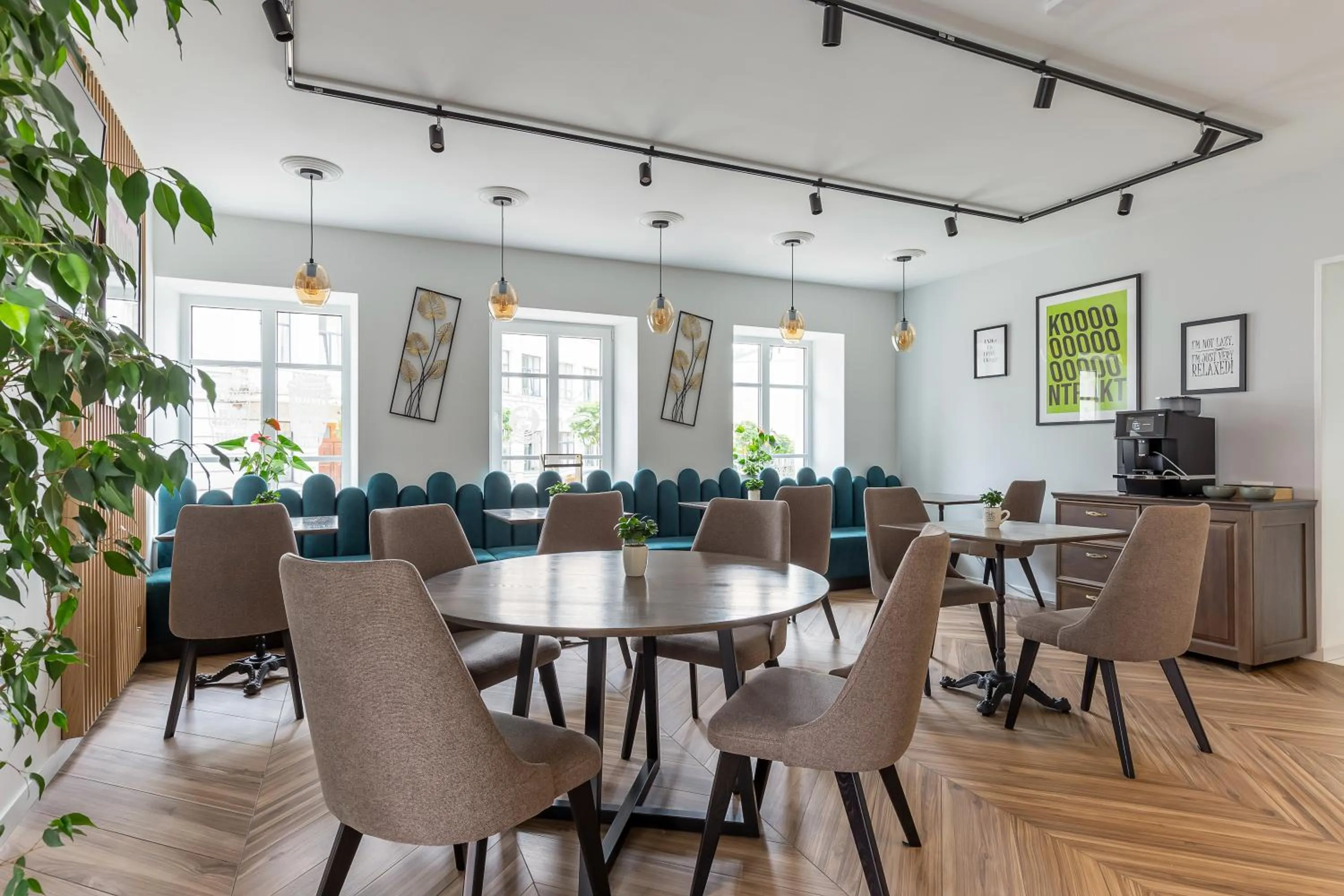 Coffee/tea facilities in KONTRAKT Boutique Hotel