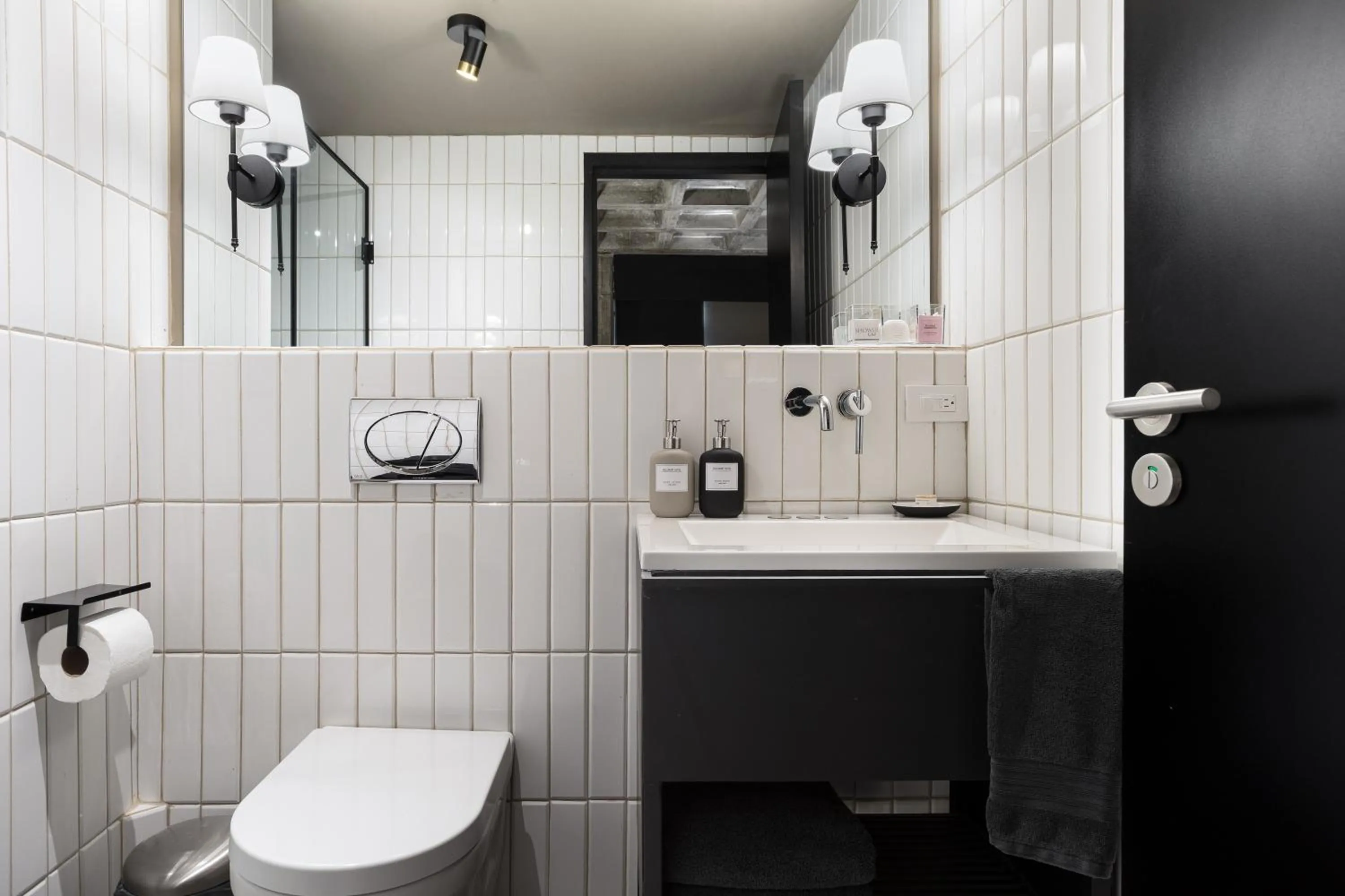 Bathroom in Bellwort Hotel