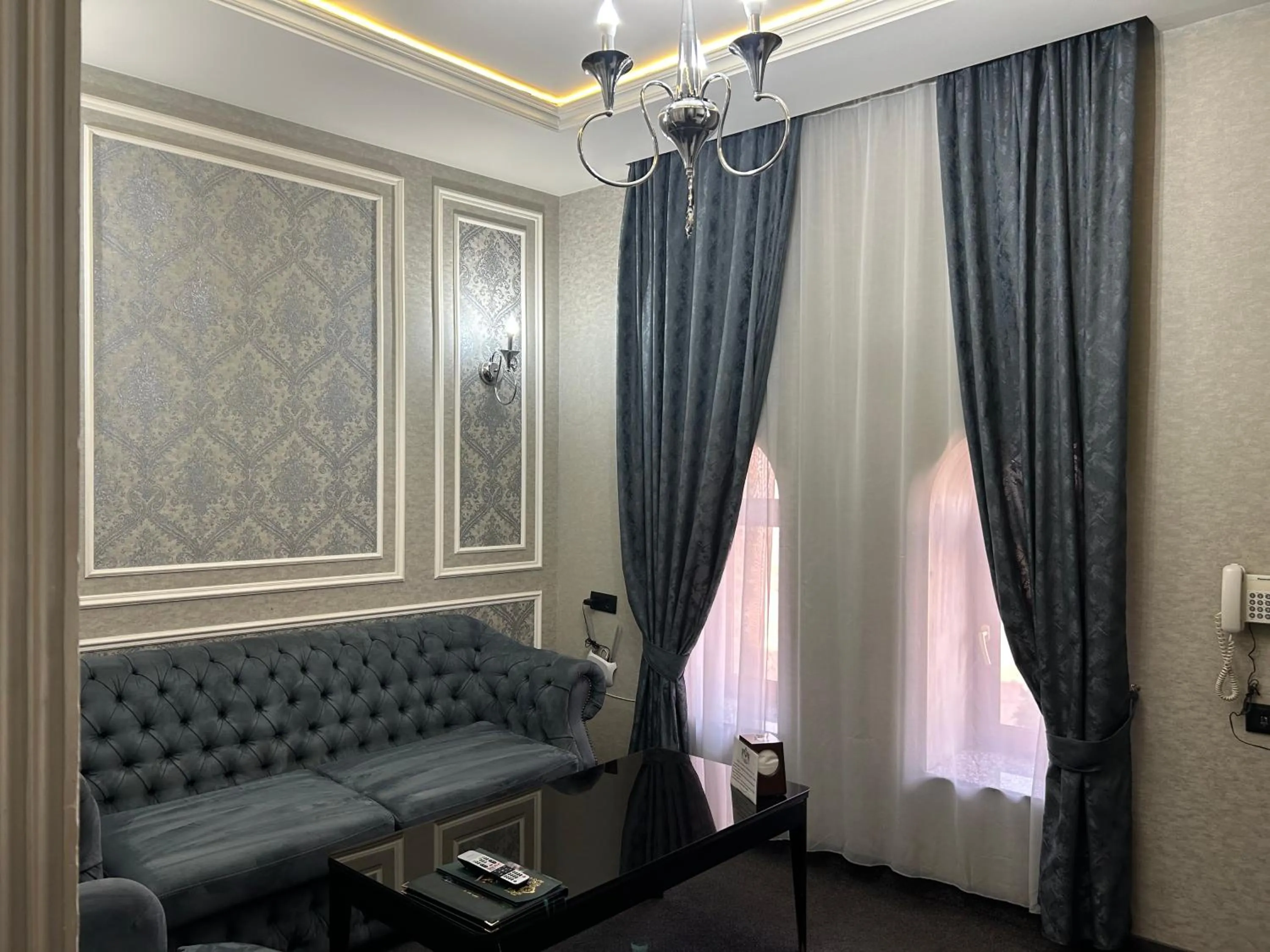 Living room in Hotel Roma & Tours