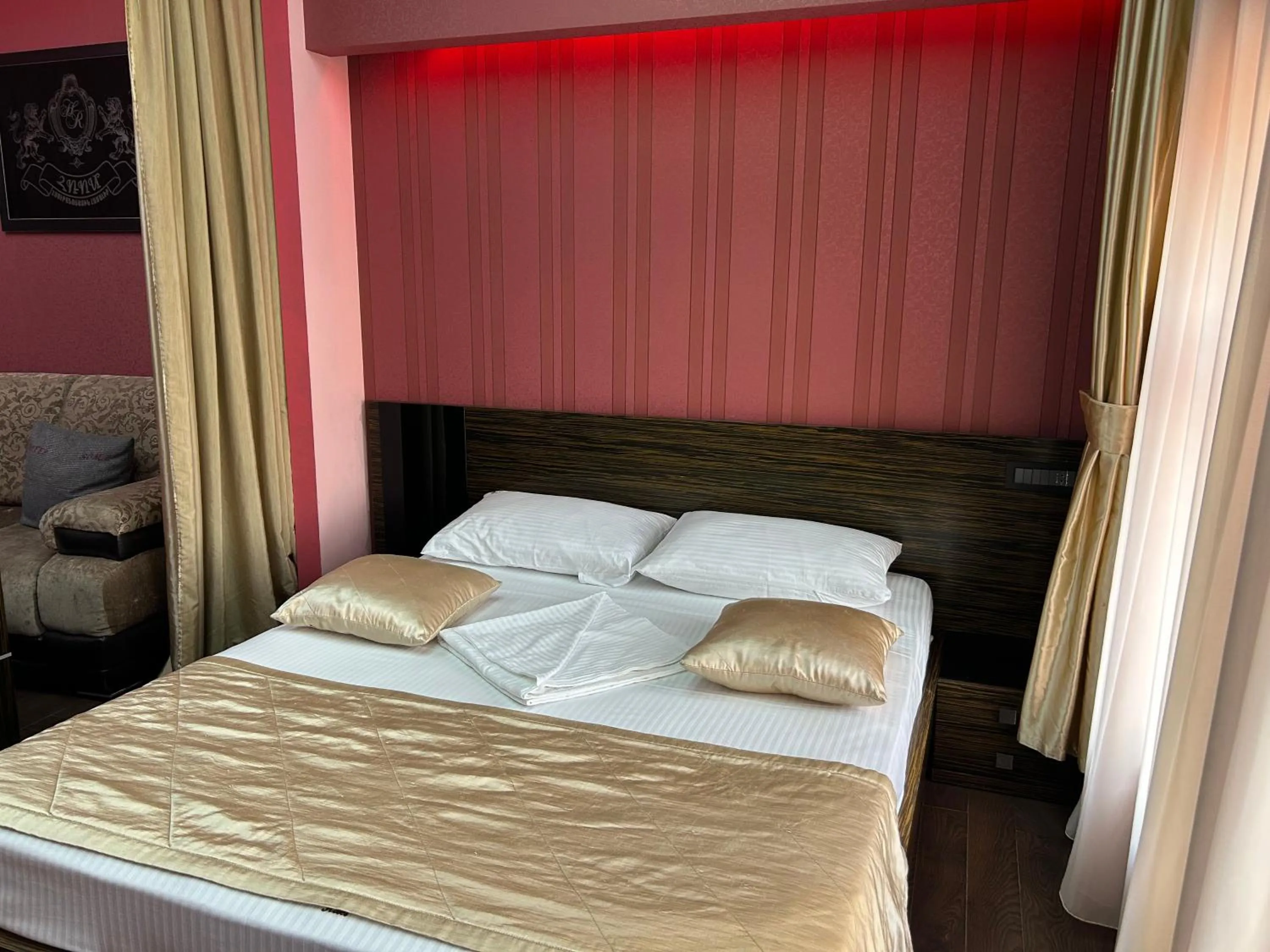 Bed in Hotel Roma & Tours