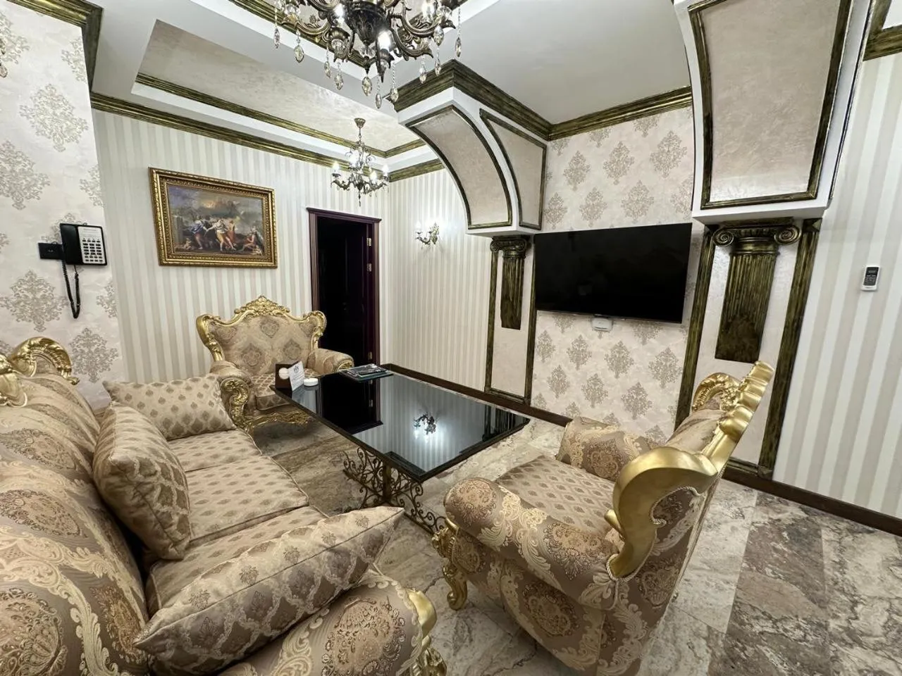 Superior Suite in Hotel Roma & Tours