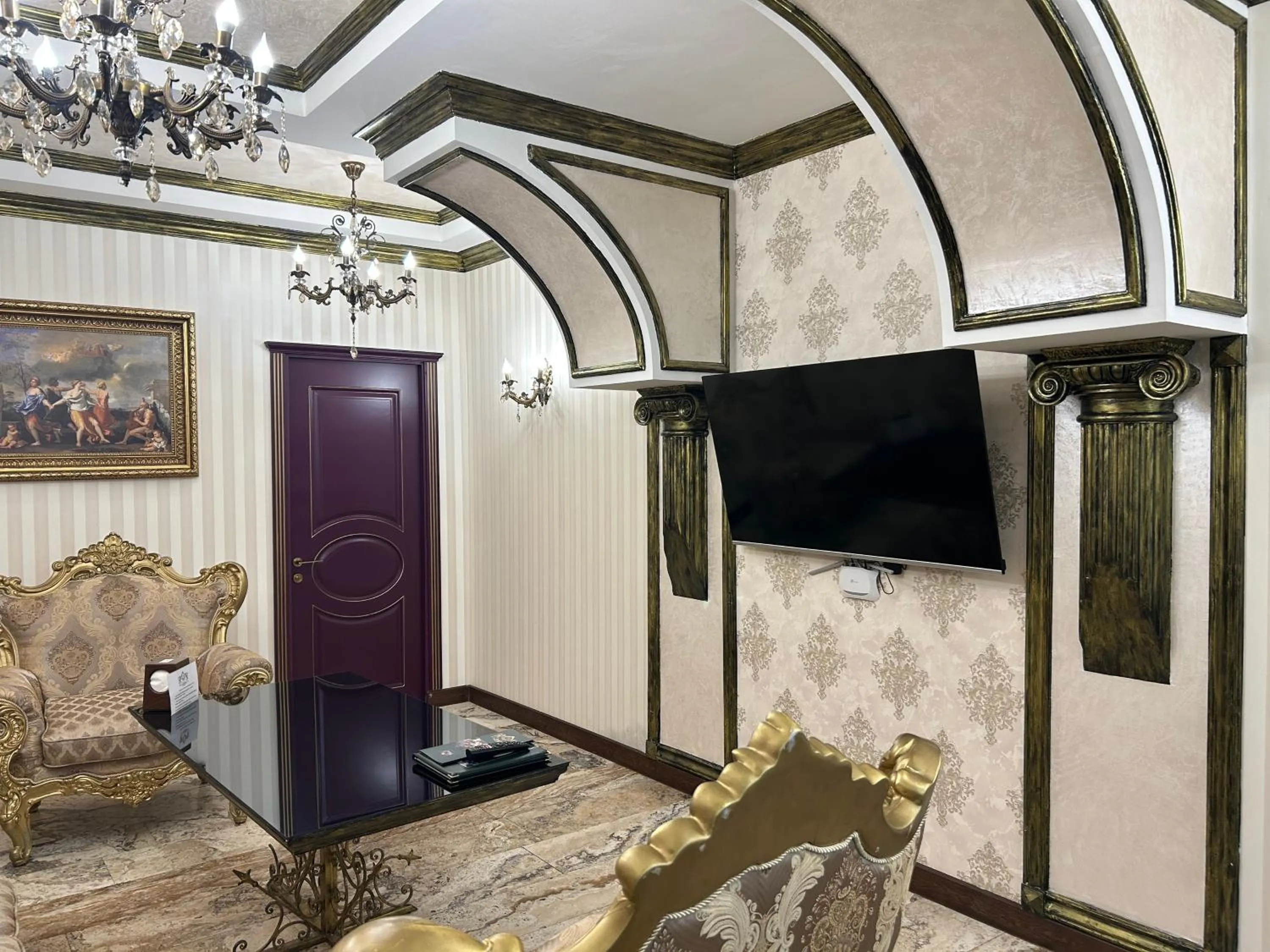 TV and multimedia in Hotel Roma & Tours