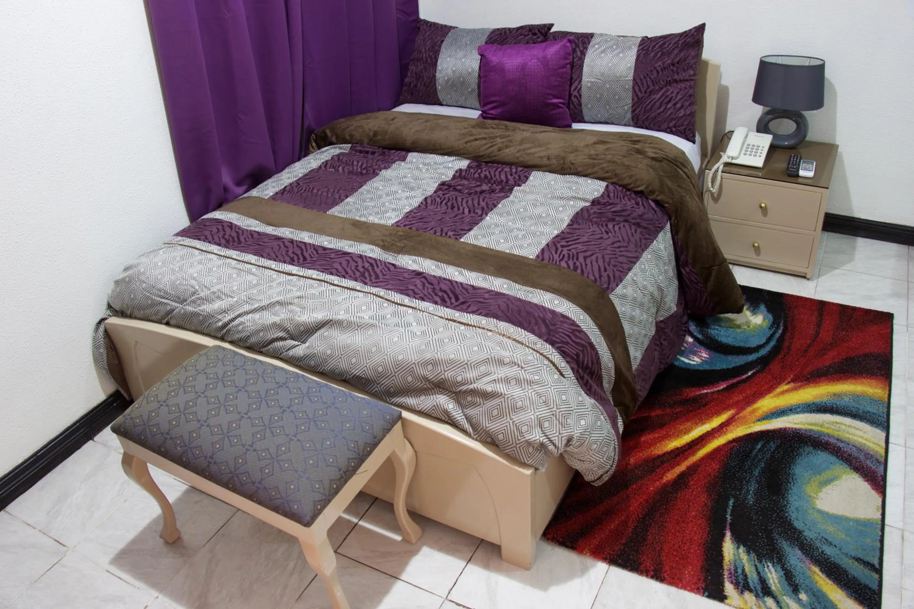 Bed in Hill View Hotel McCarthy Hills