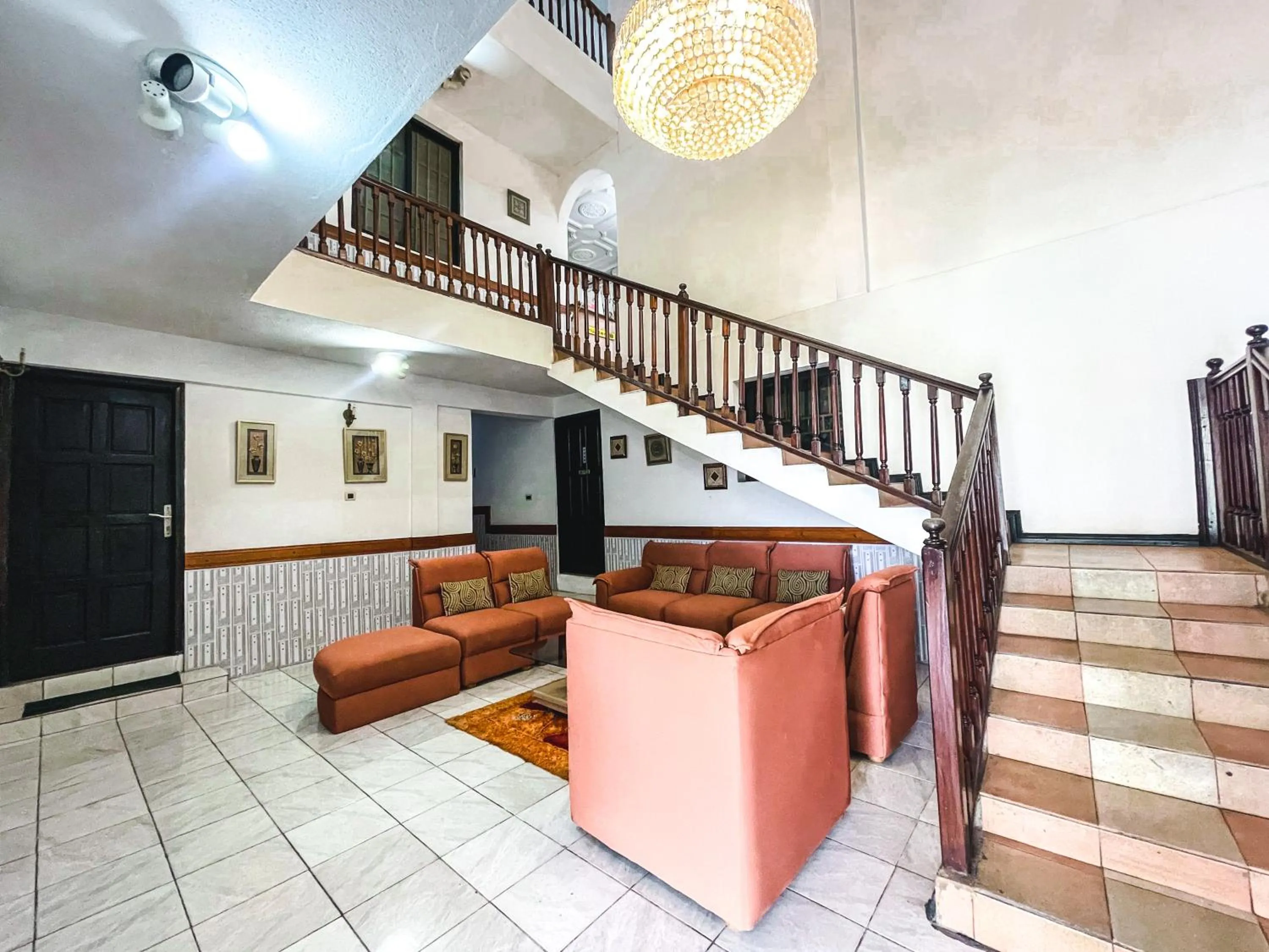 Seating area in Hill View Hotel McCarthy Hills